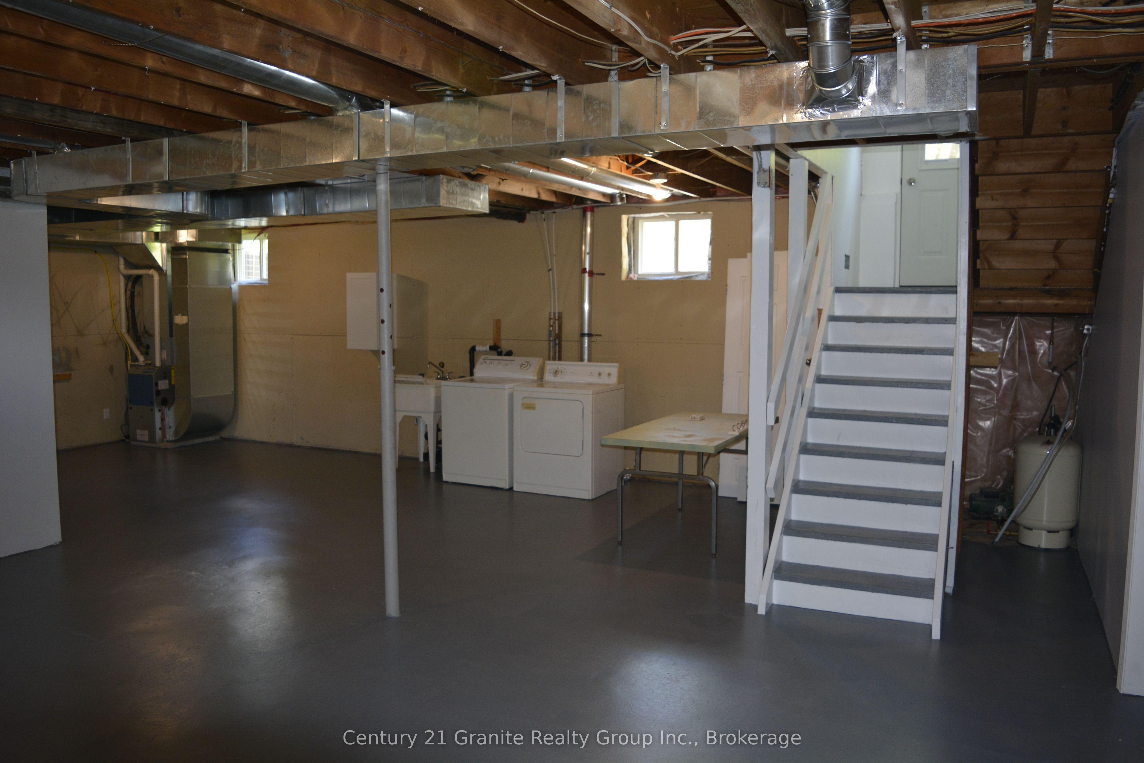 671 Hastings Street N Property Photo 22