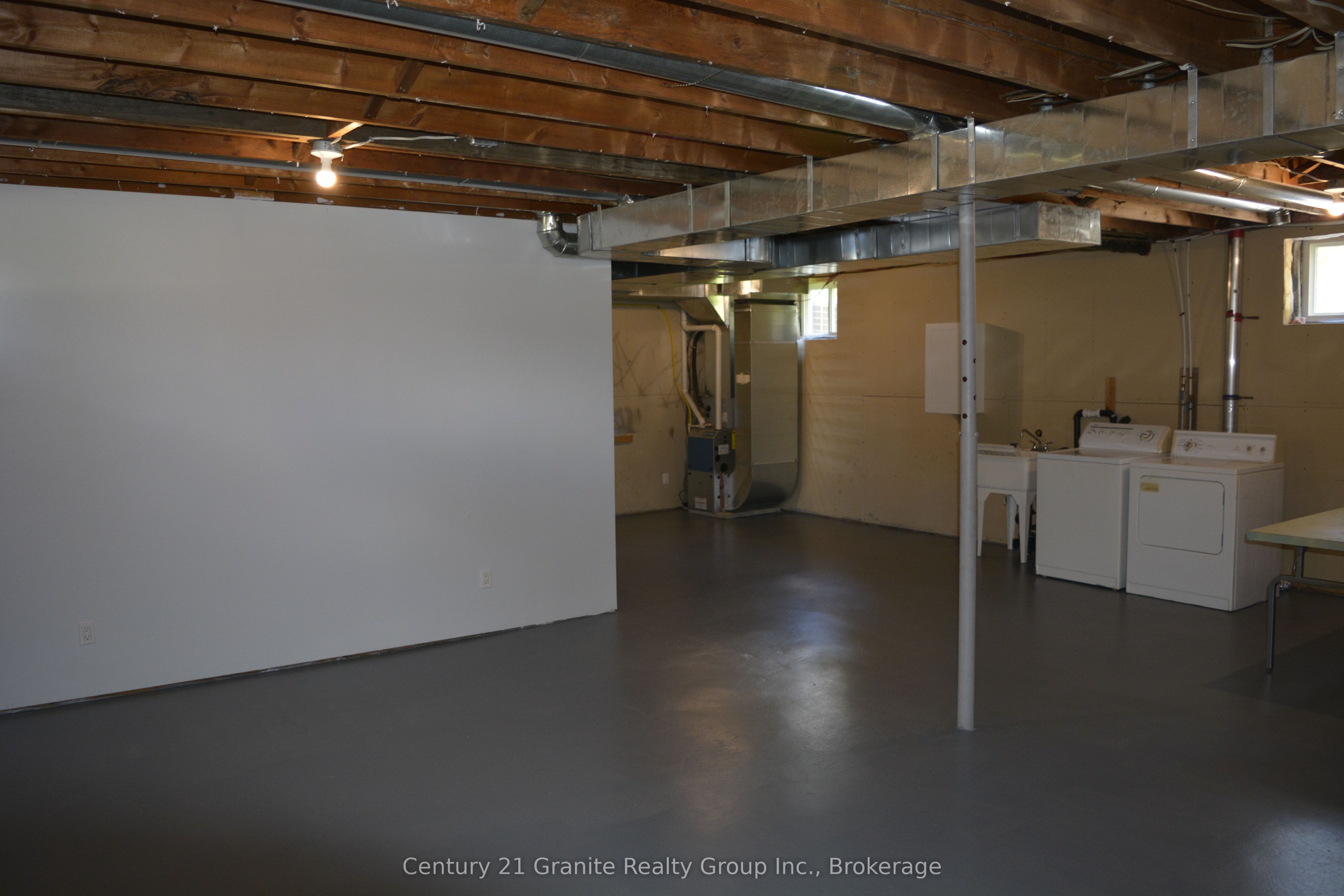 671 Hastings Street N Property Photo 23