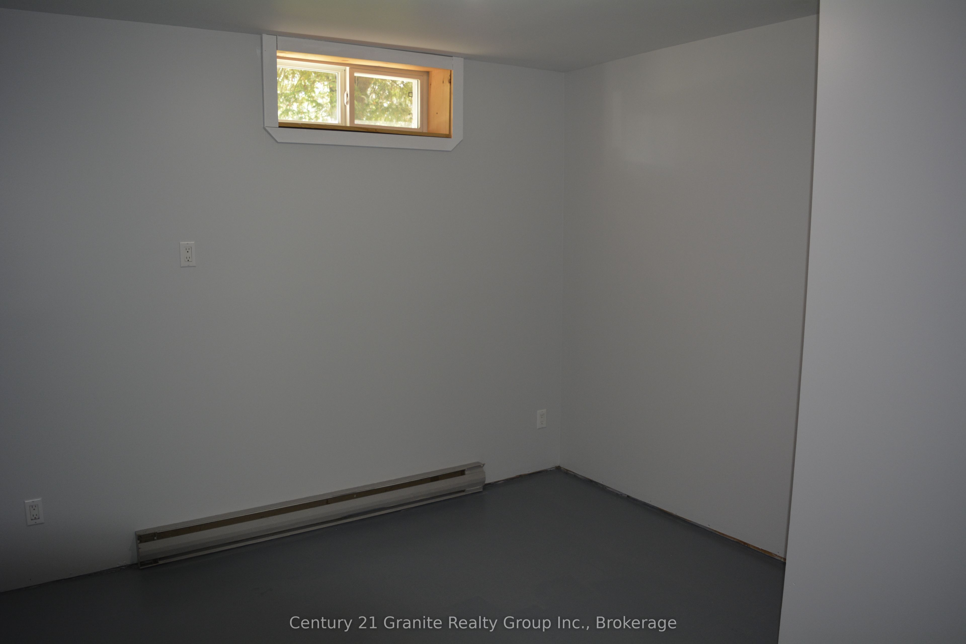671 Hastings Street N Property Photo 27