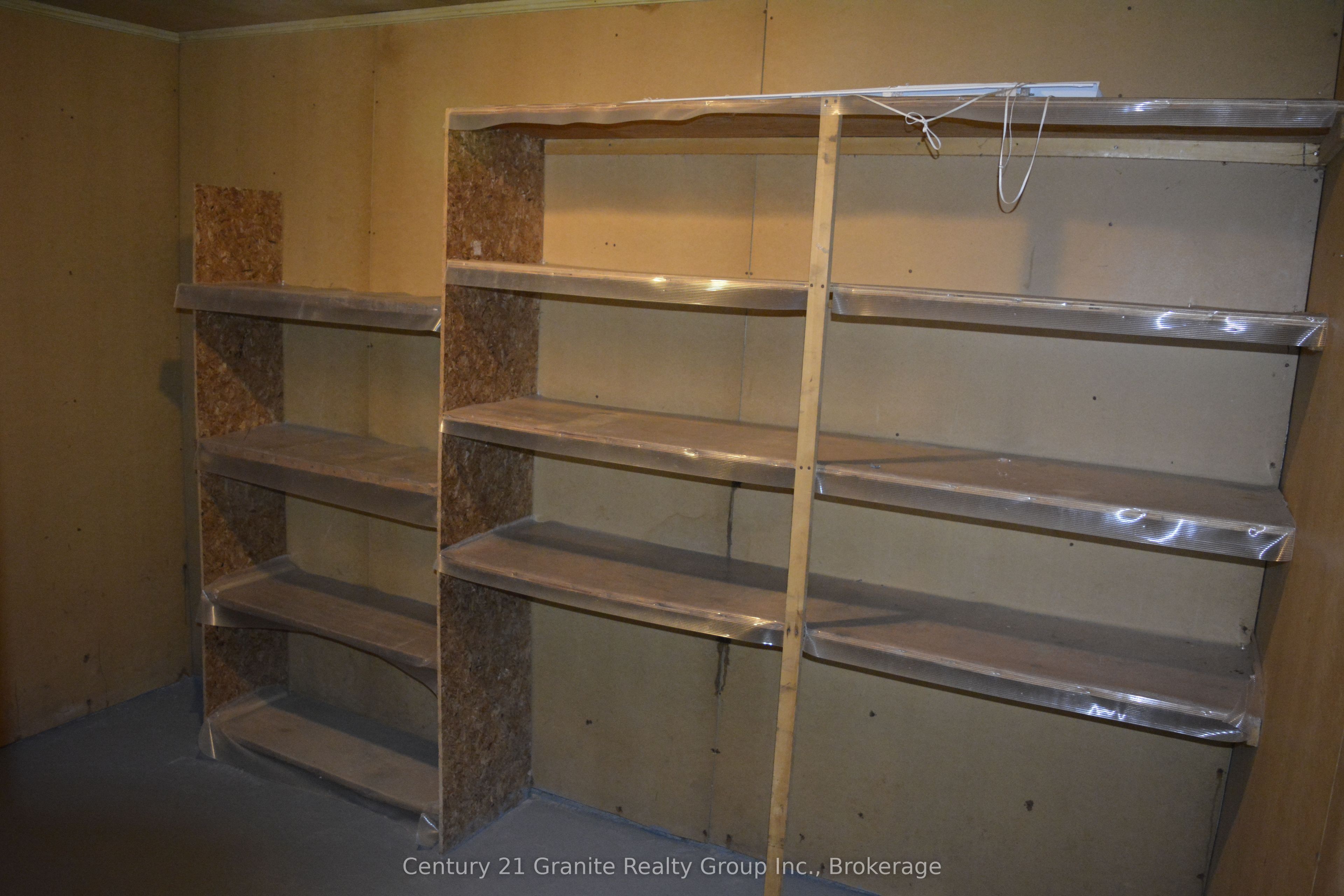 671 Hastings Street N Property Photo 28