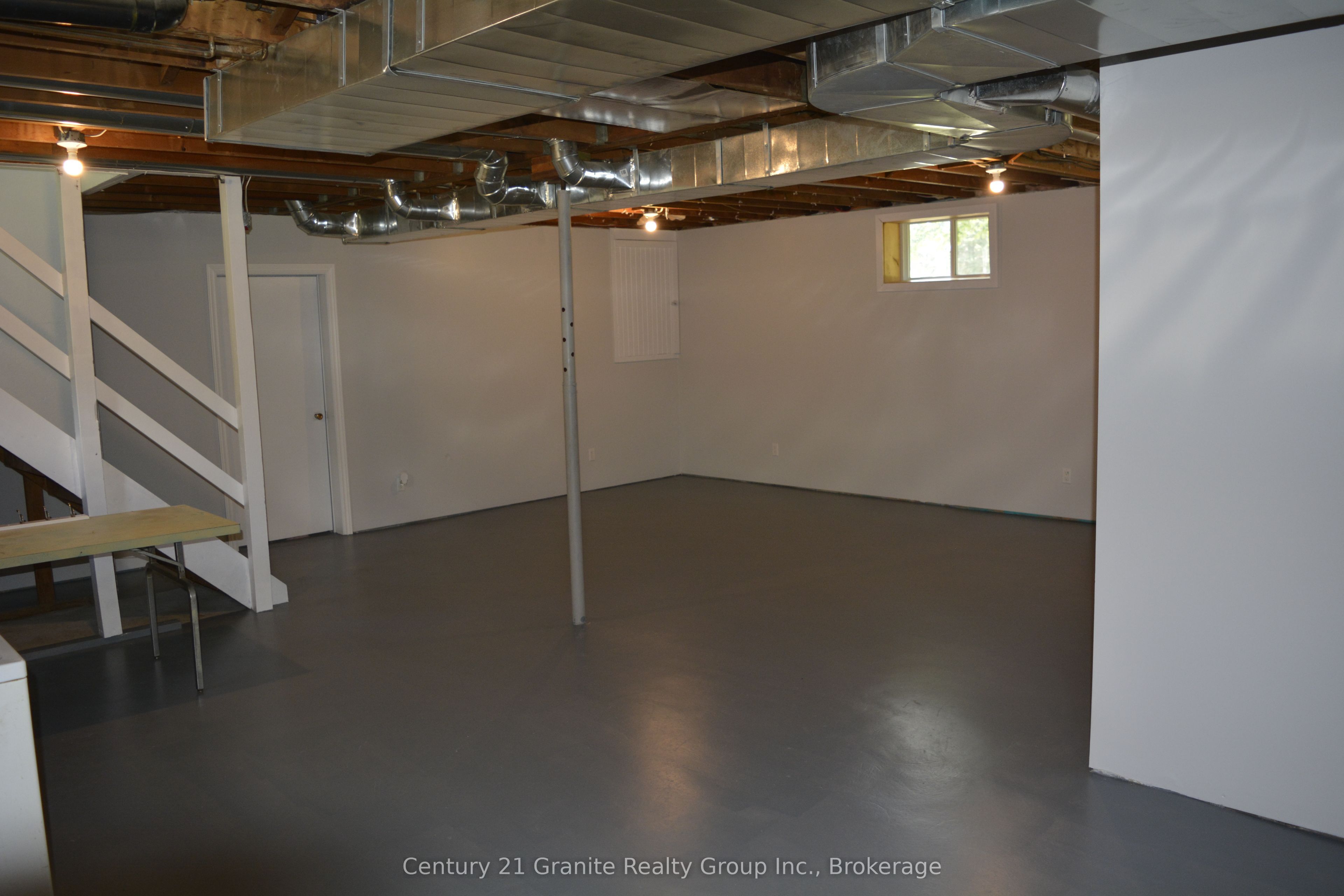 671 Hastings Street N Property Photo 29