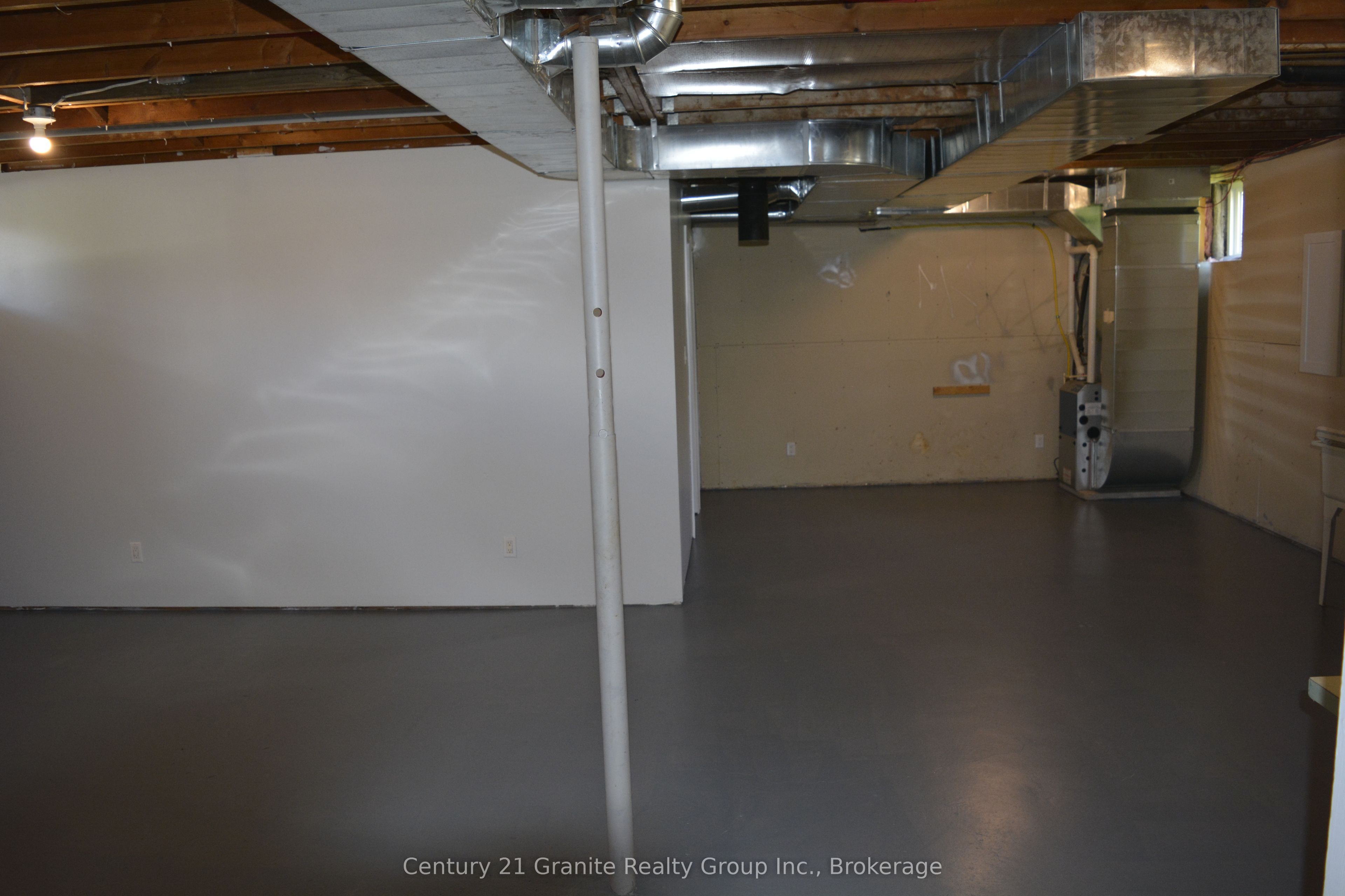 671 Hastings Street N Property Photo 30