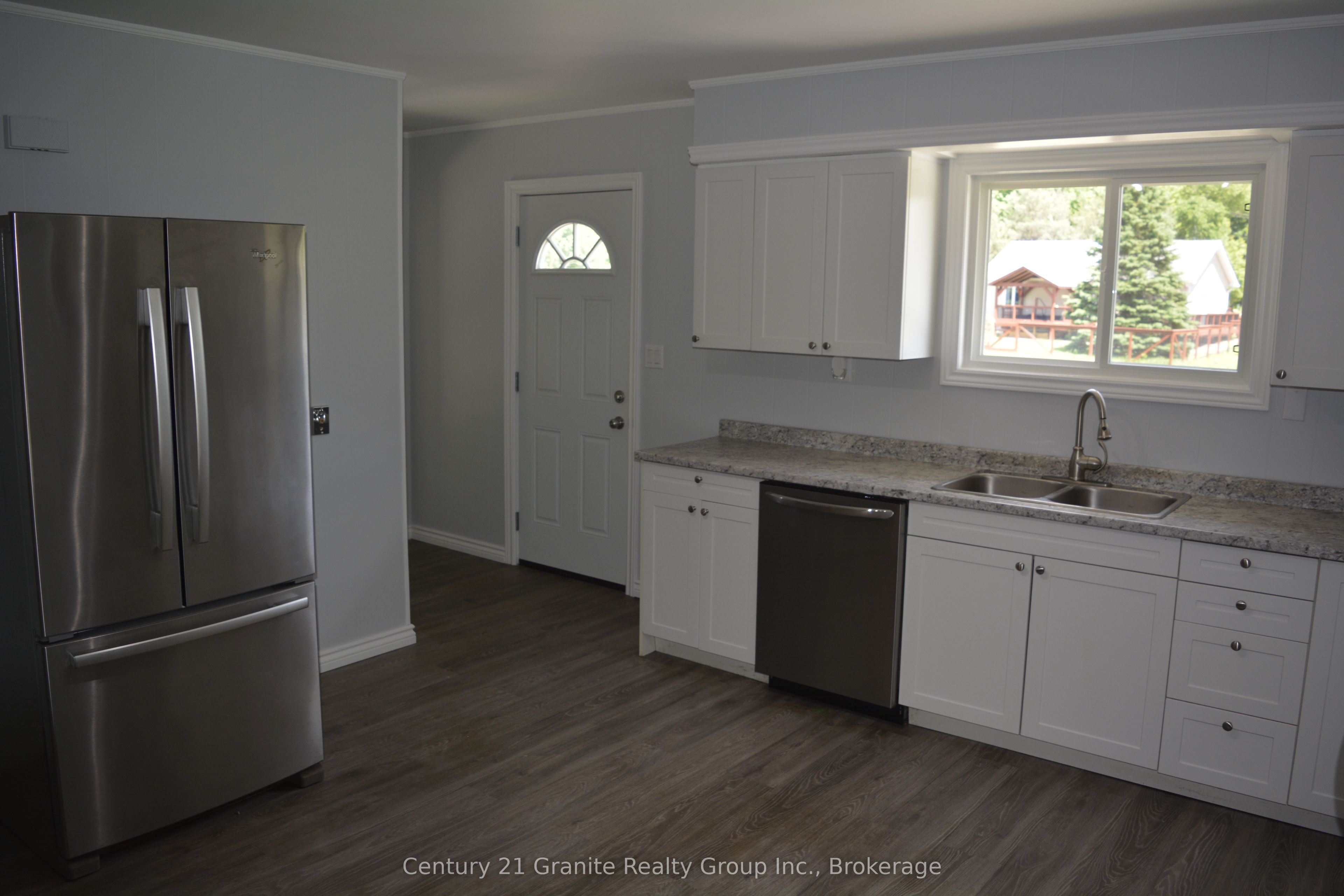671 Hastings Street N Property Photo 31