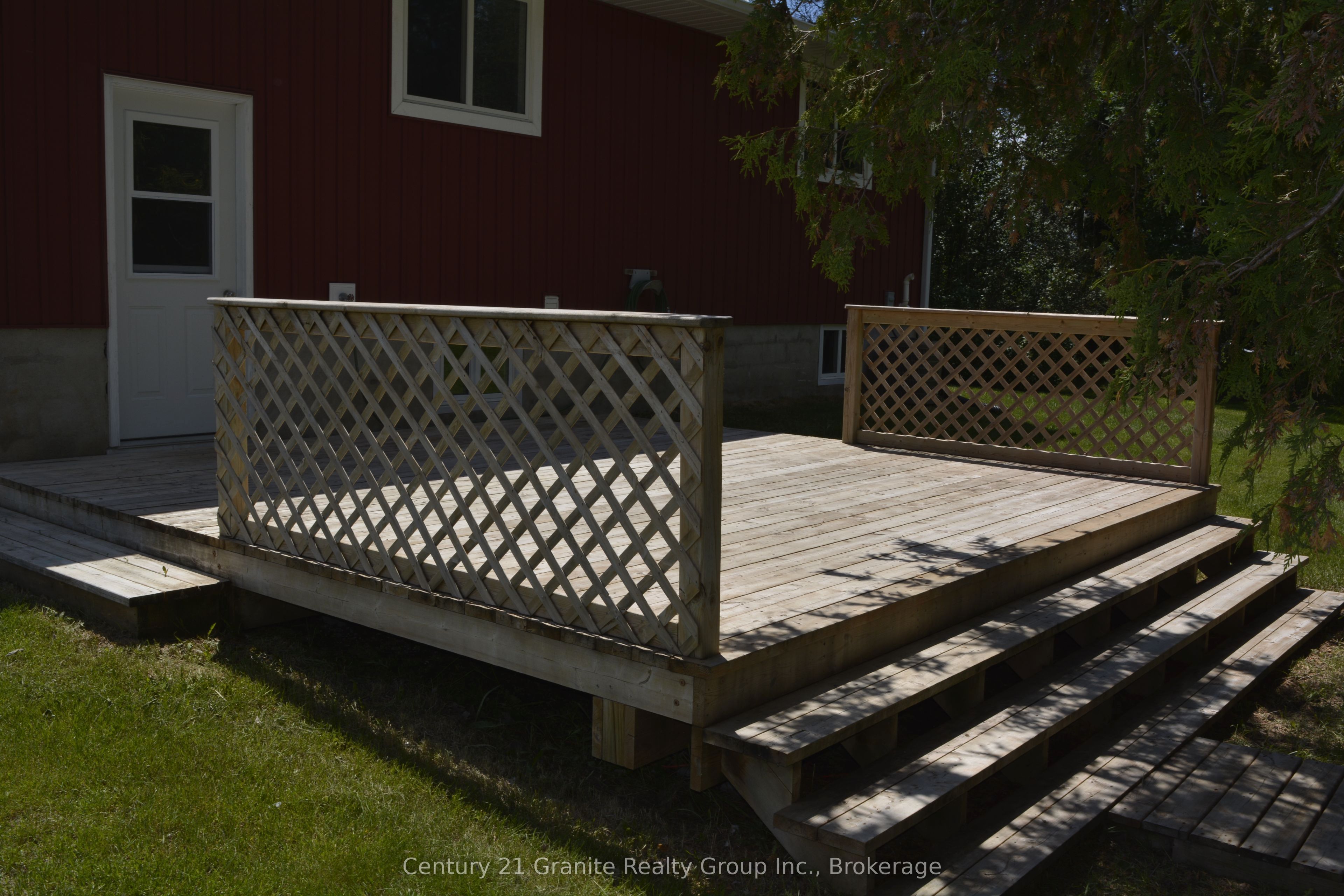 671 Hastings Street N Property Photo 32