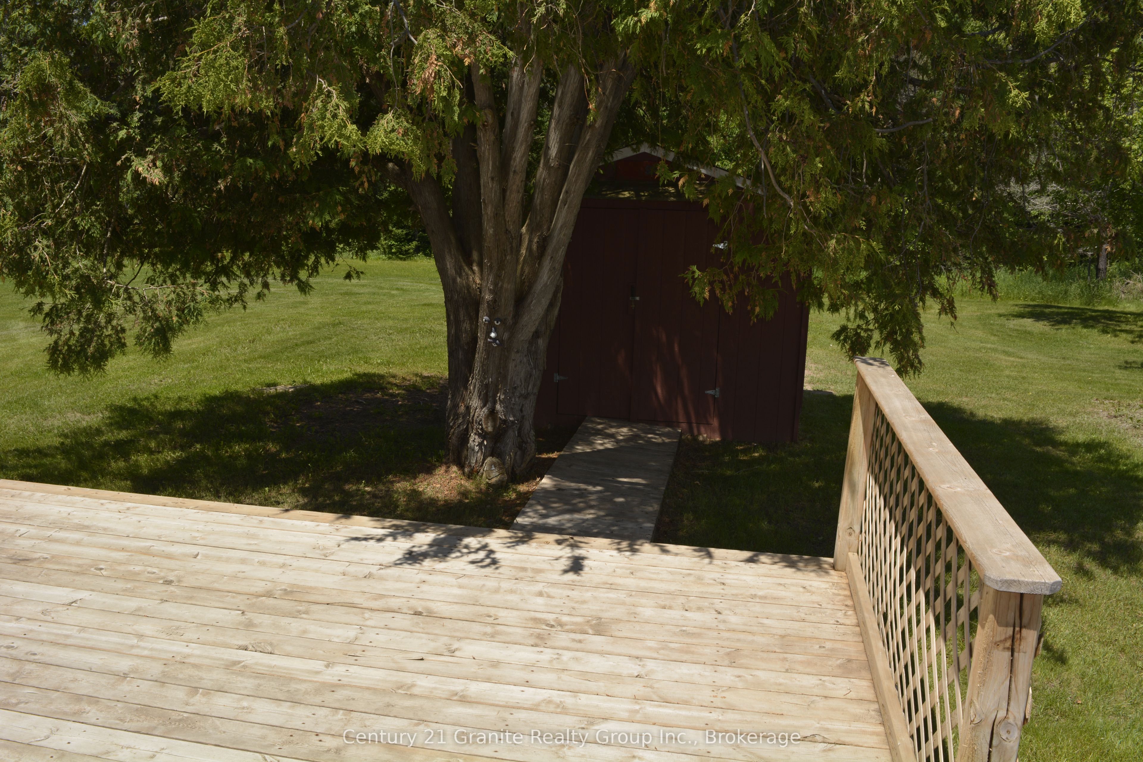 671 Hastings Street N Property Photo 33