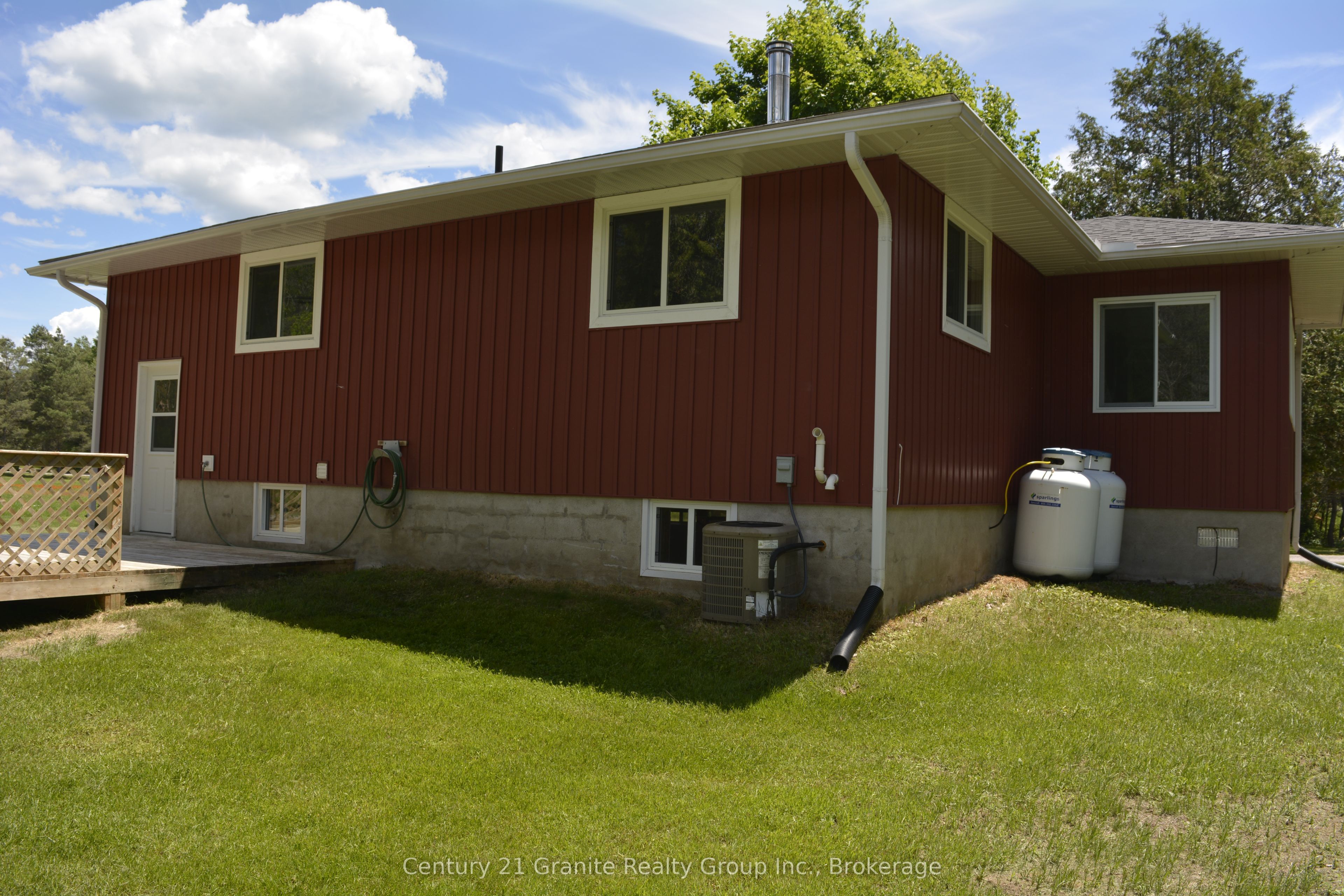 671 Hastings Street N Property Photo 34