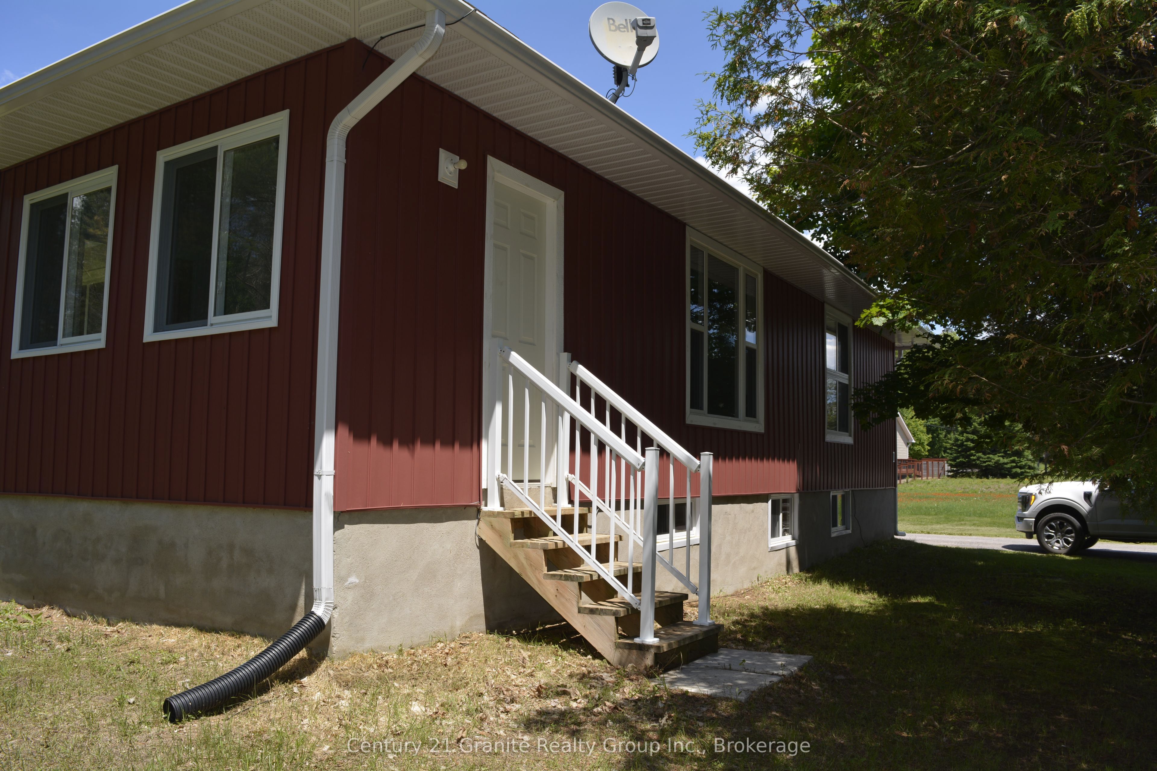 671 Hastings Street N Property Photo 36