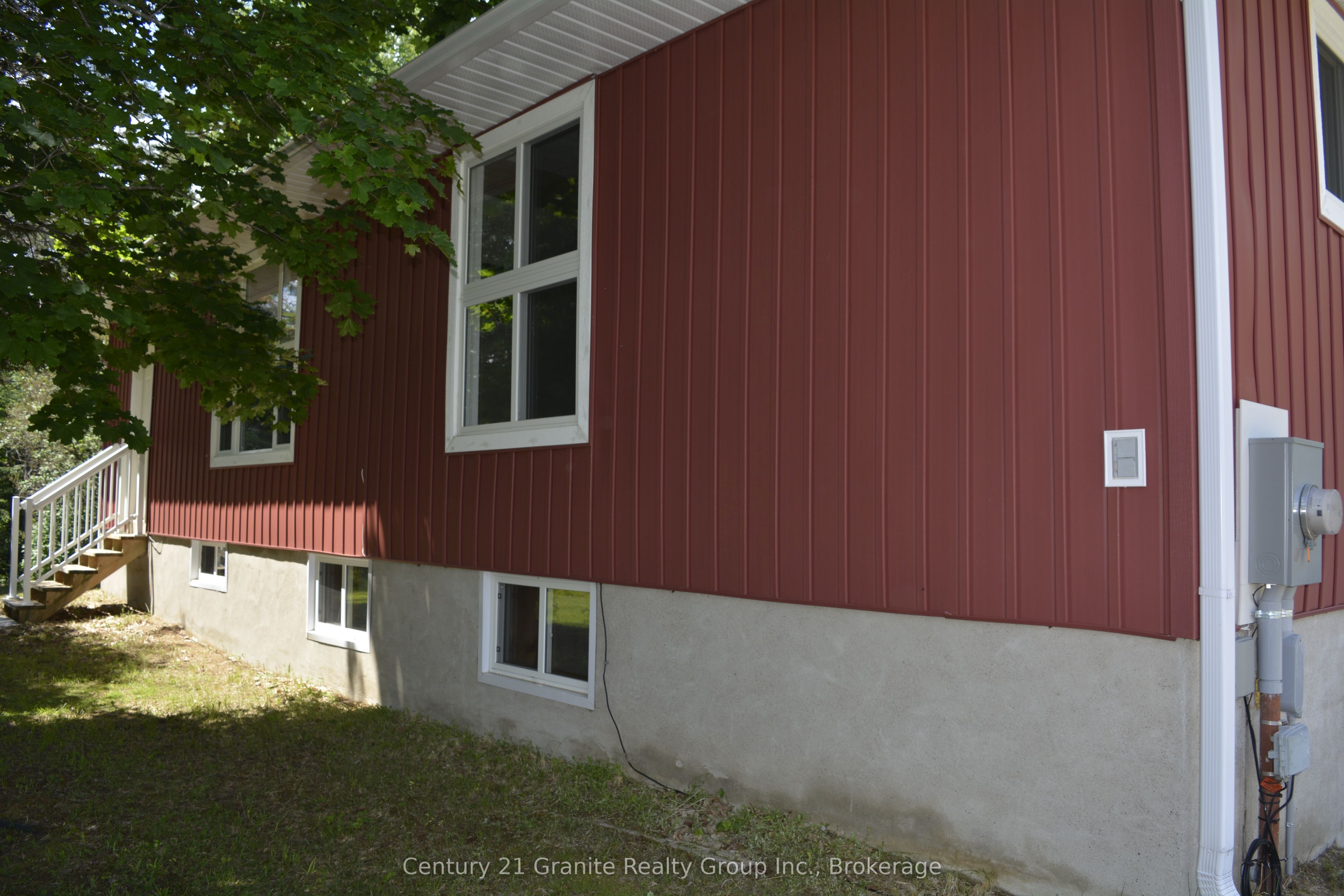 671 Hastings Street N Property Photo 40