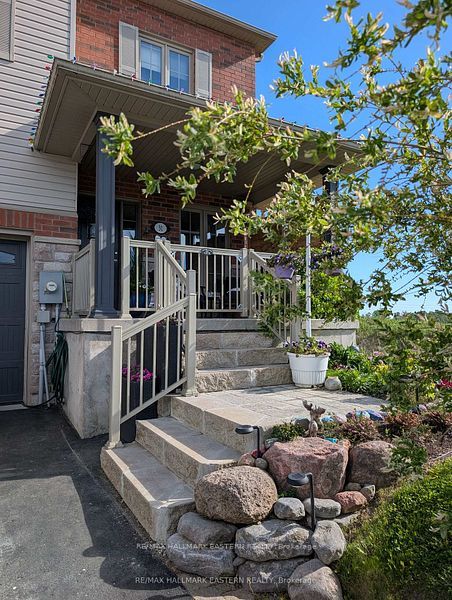 31 Paul Rexe Boulevard E Property Photo 2