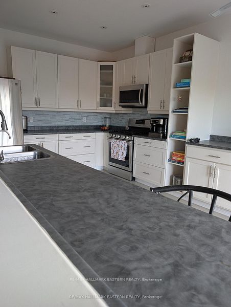 31 Paul Rexe Boulevard E Property Photo 13