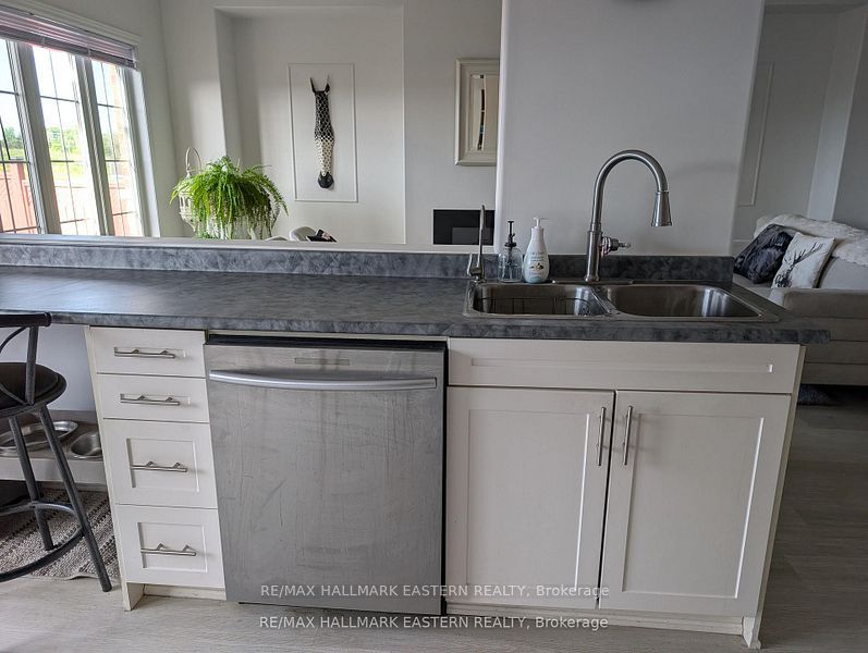 31 Paul Rexe Boulevard E Property Photo 14