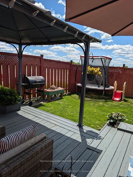 31 Paul Rexe Boulevard E Property Photo 18