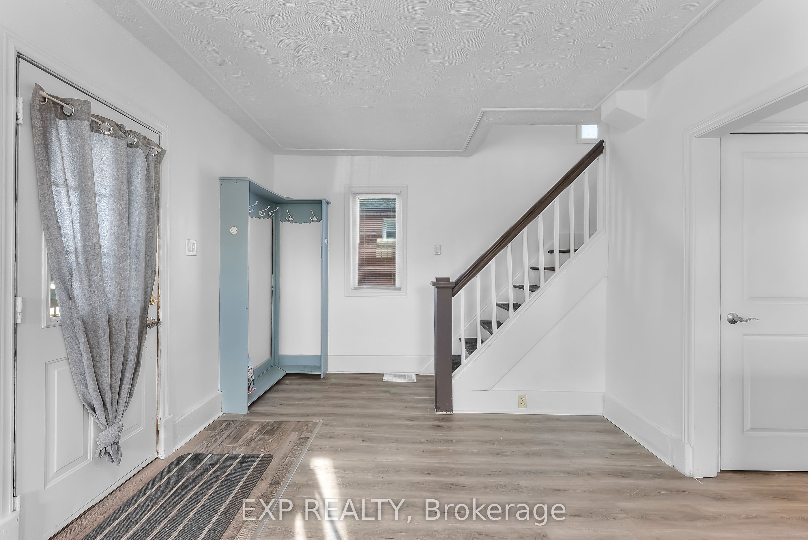 5932 Carlton Avenue Property Photo 7