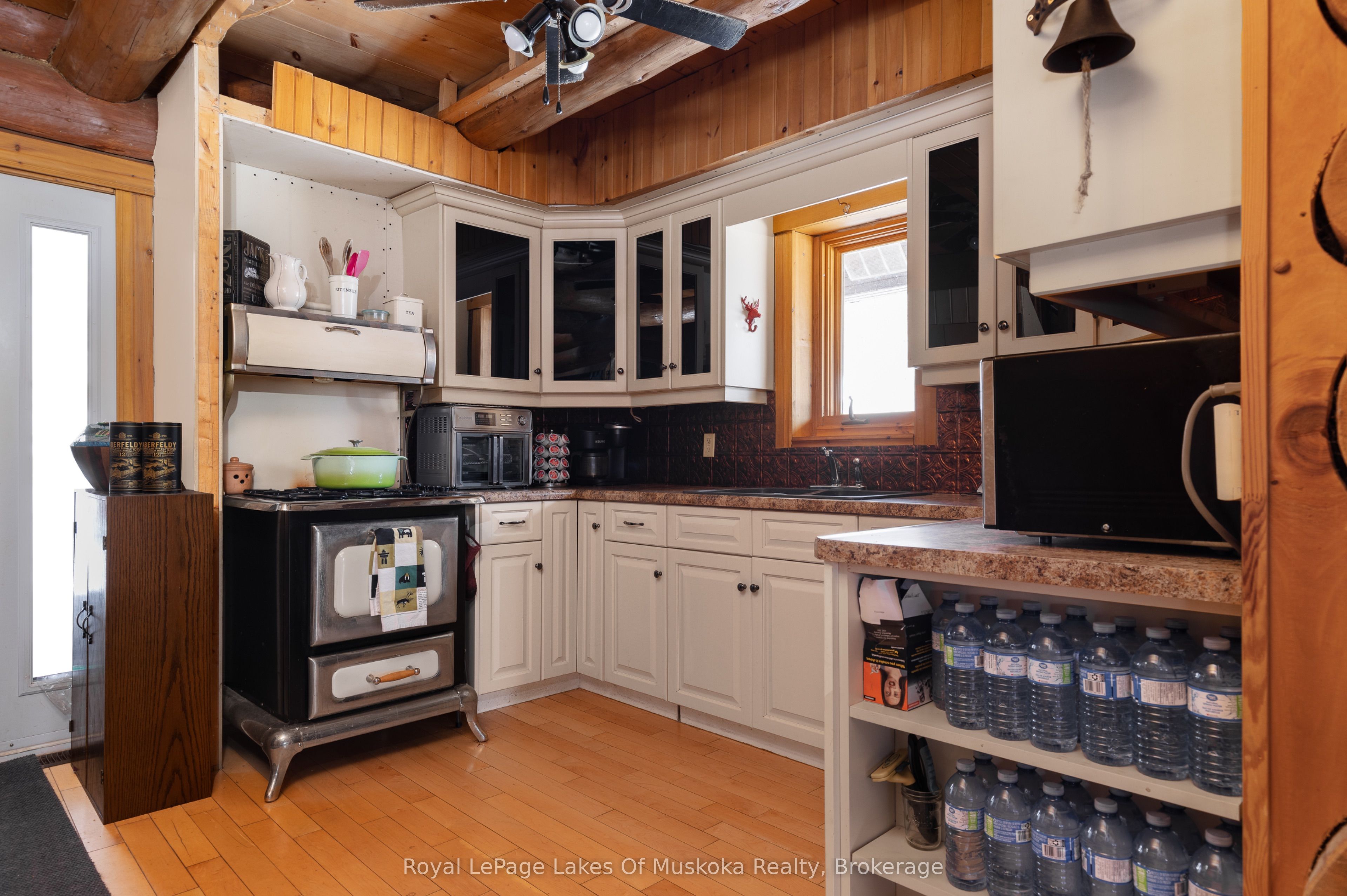 259 Lakeshore Road Property Photo 15