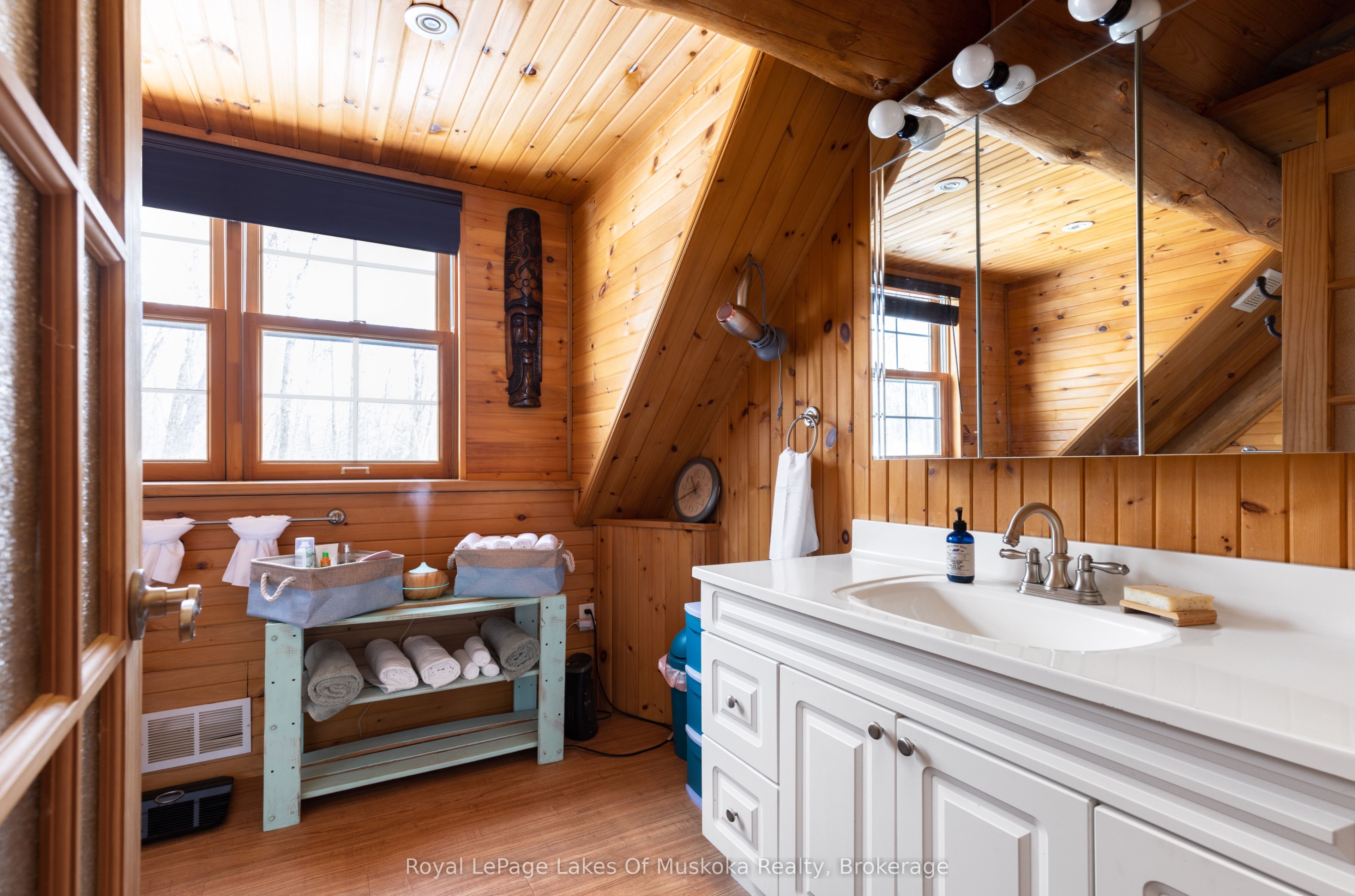 259 Lakeshore Road Property Photo 18
