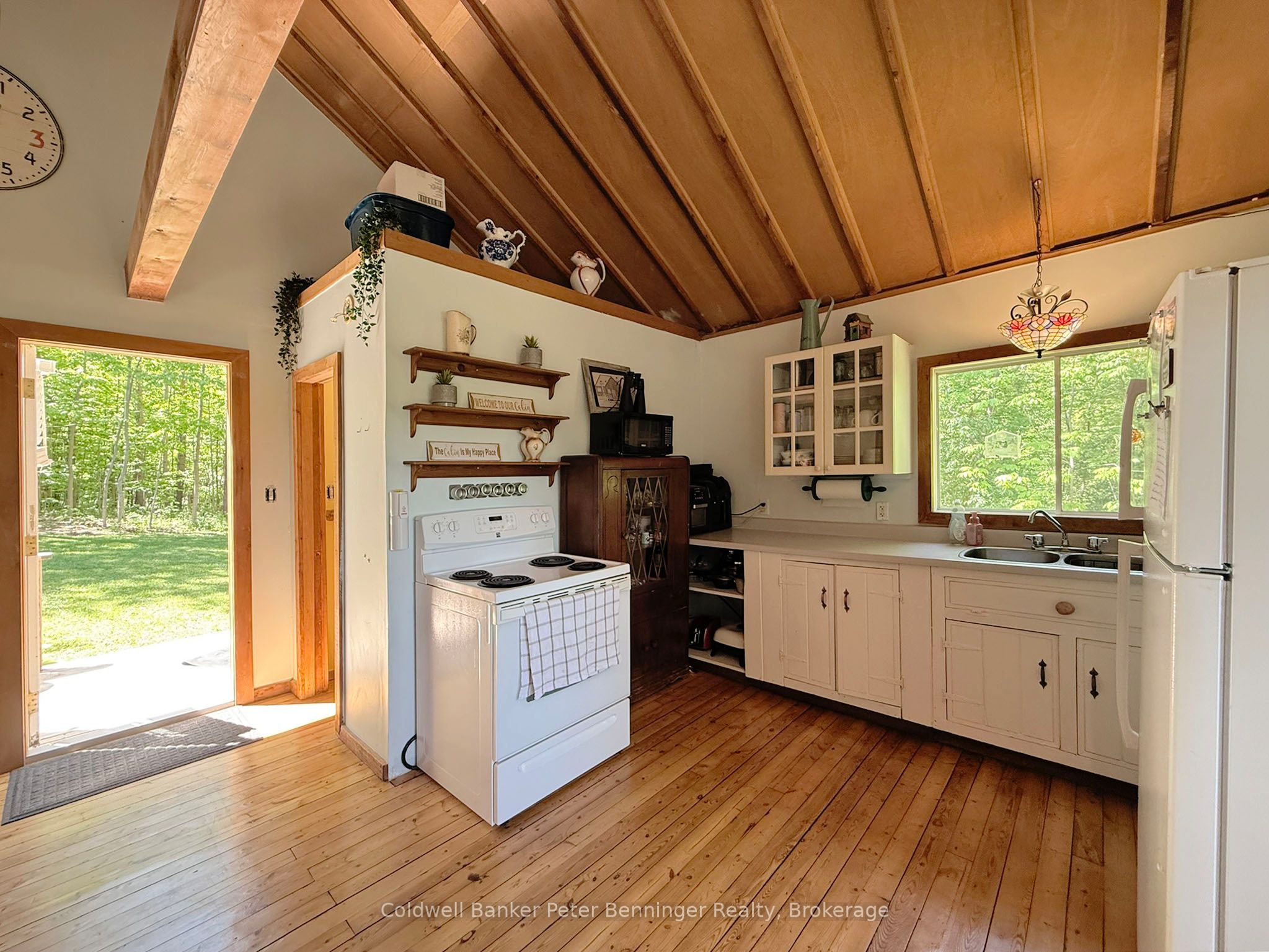 300 Canrobert Street Property Photo 6