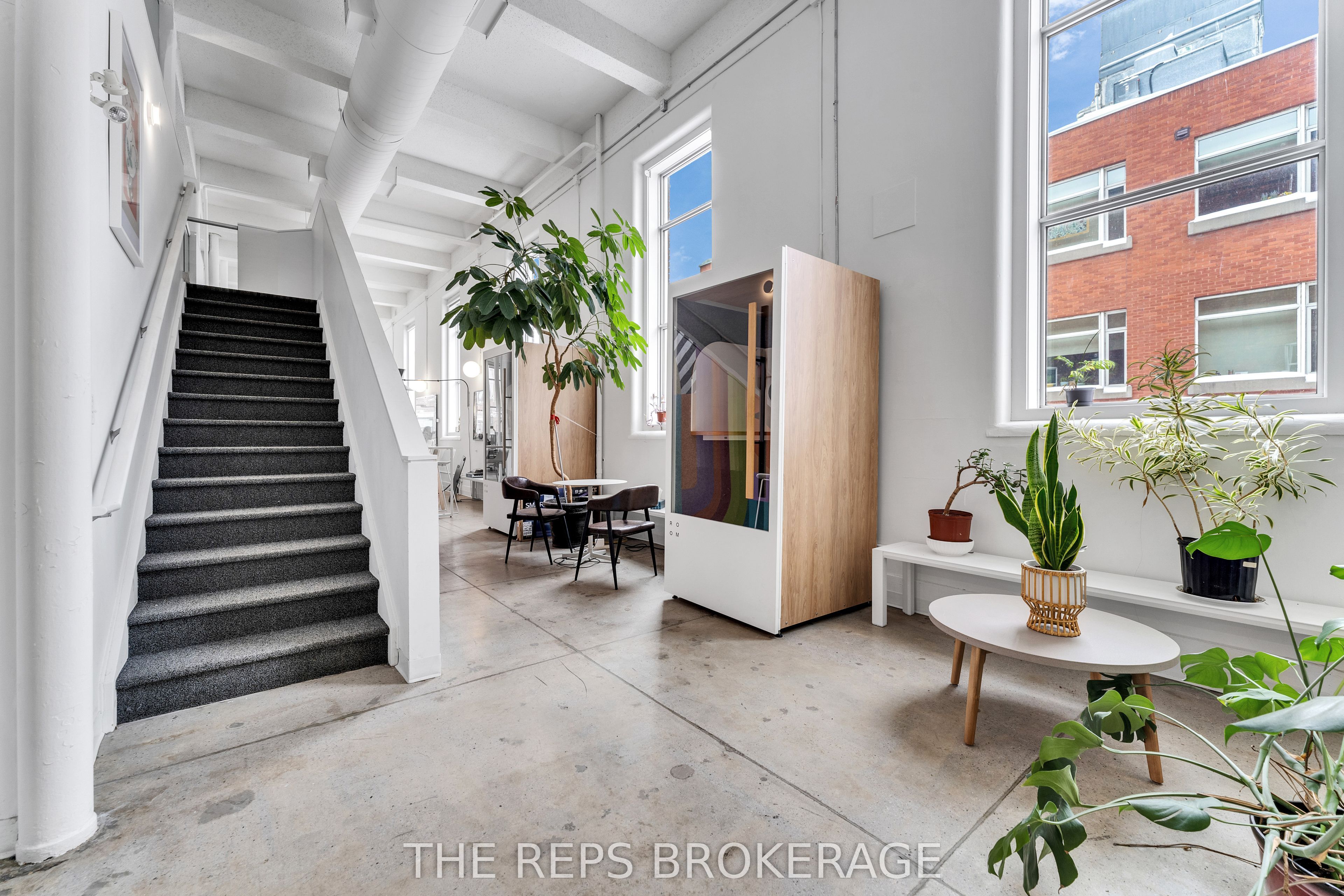 43-45 Eccles Street W Property Photo 8