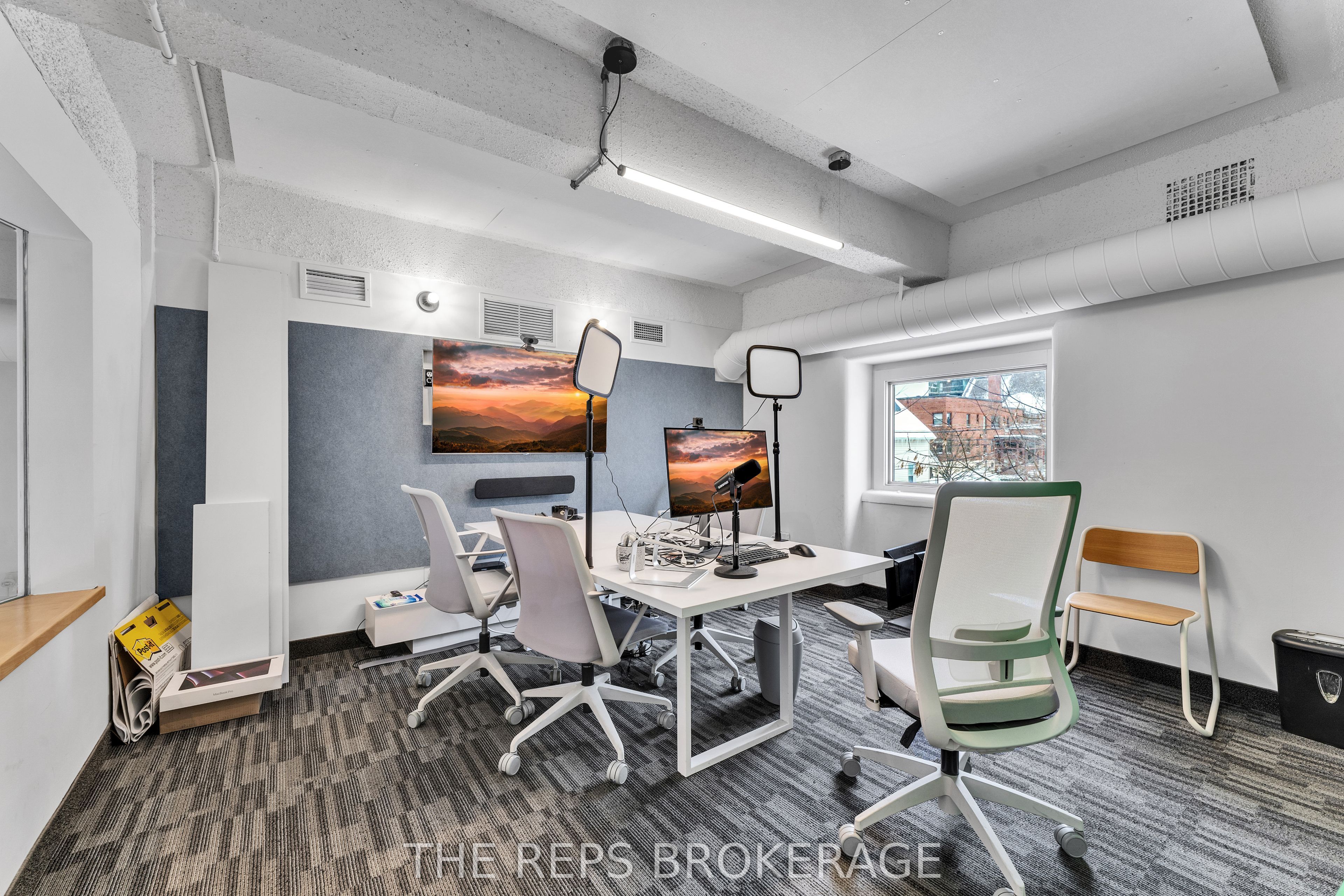 43-45 Eccles Street W Property Photo 21