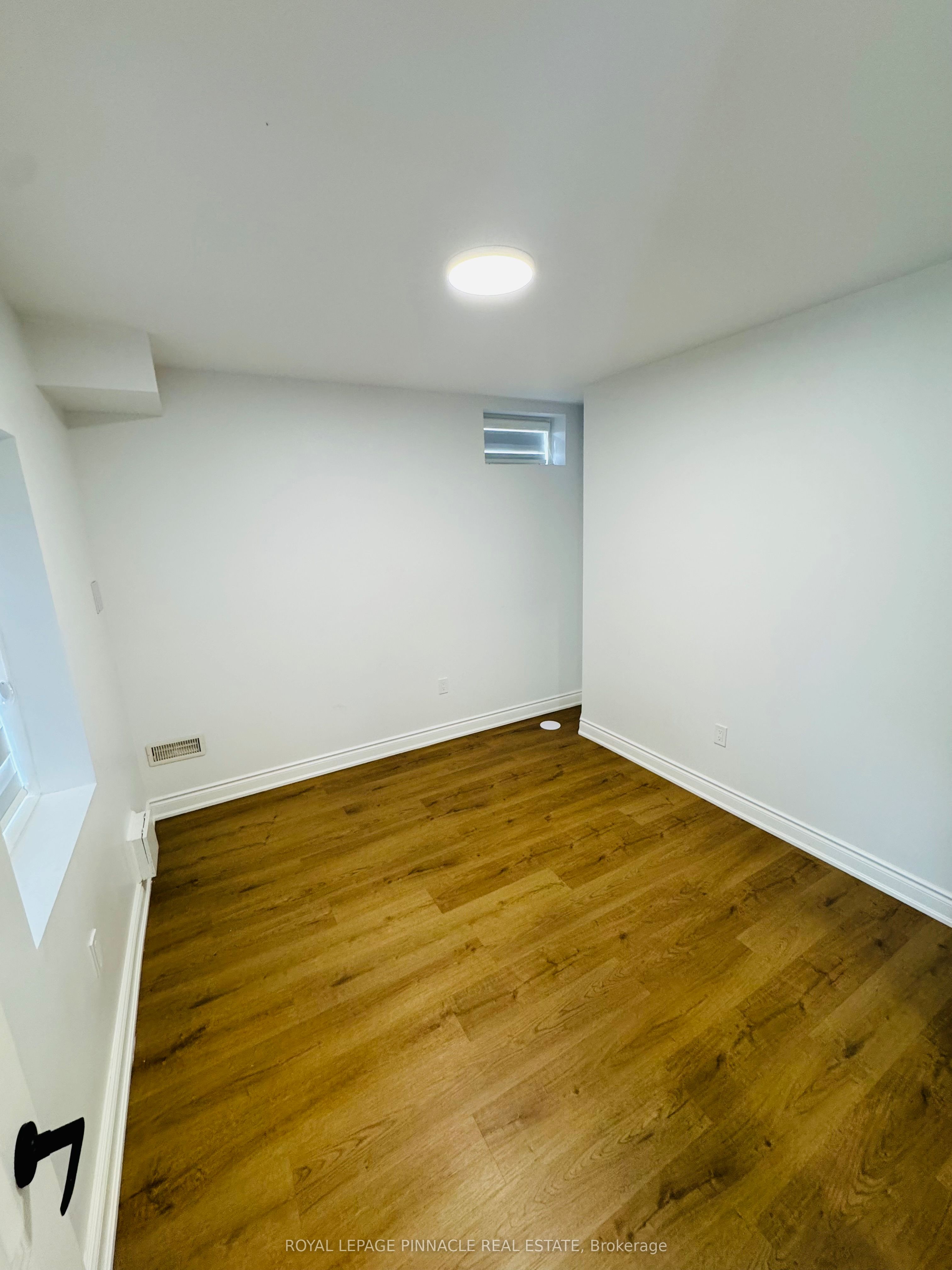 30 Rowley Street Lower Property Photo 9