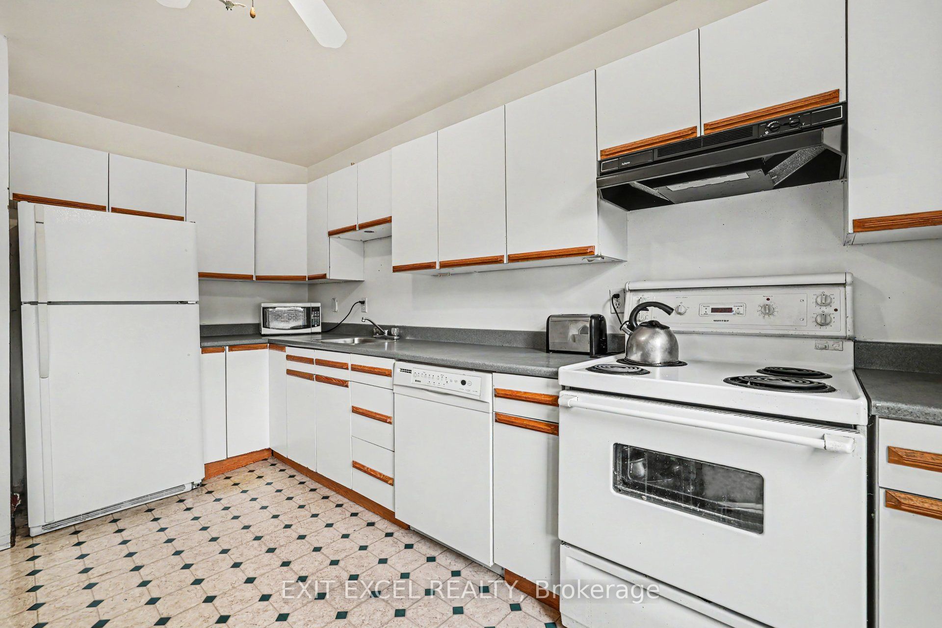 2139 Eric Crescent 47 Property Photo 8