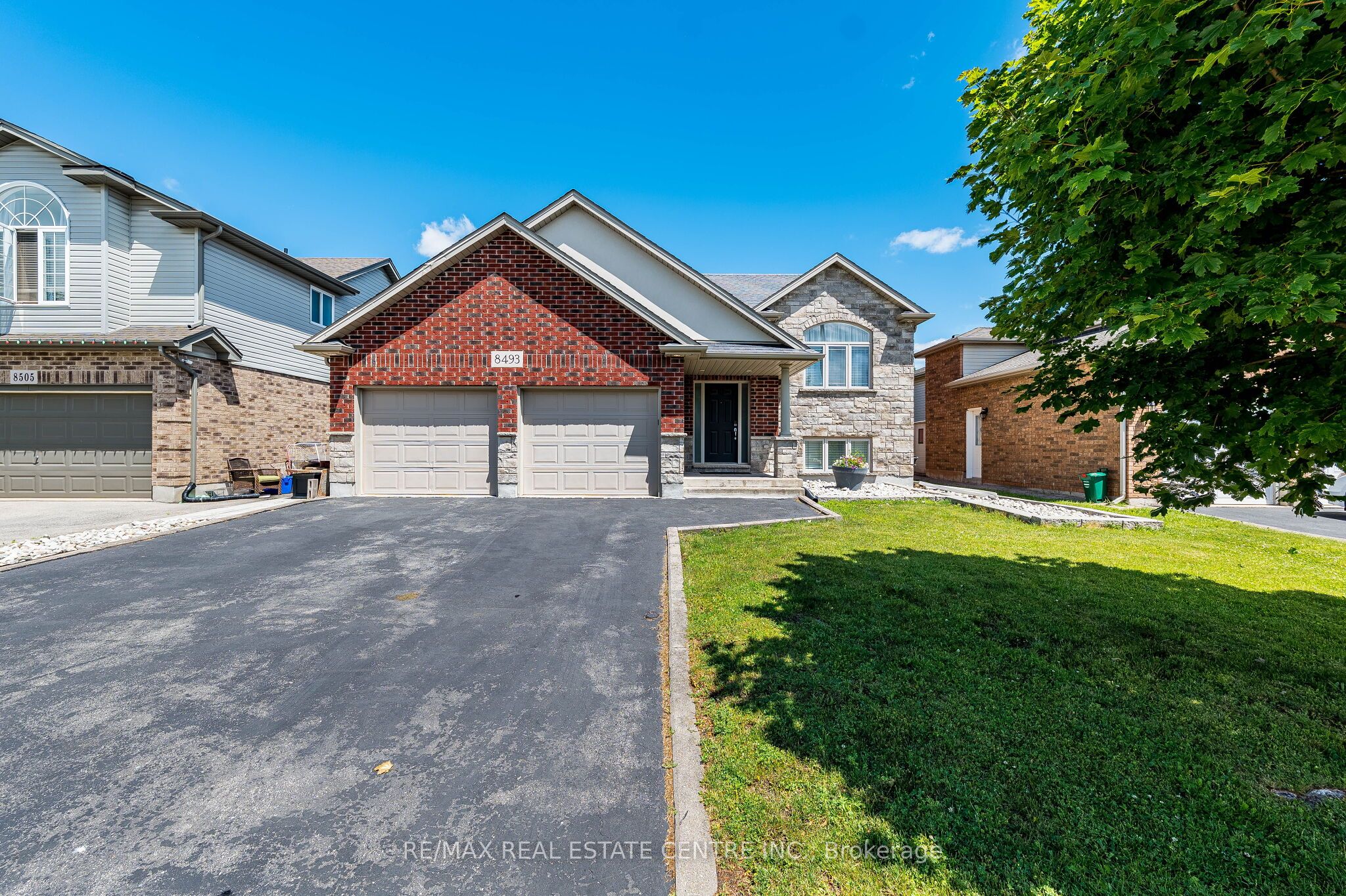 8493 Glavcic Drive Property Photo 1