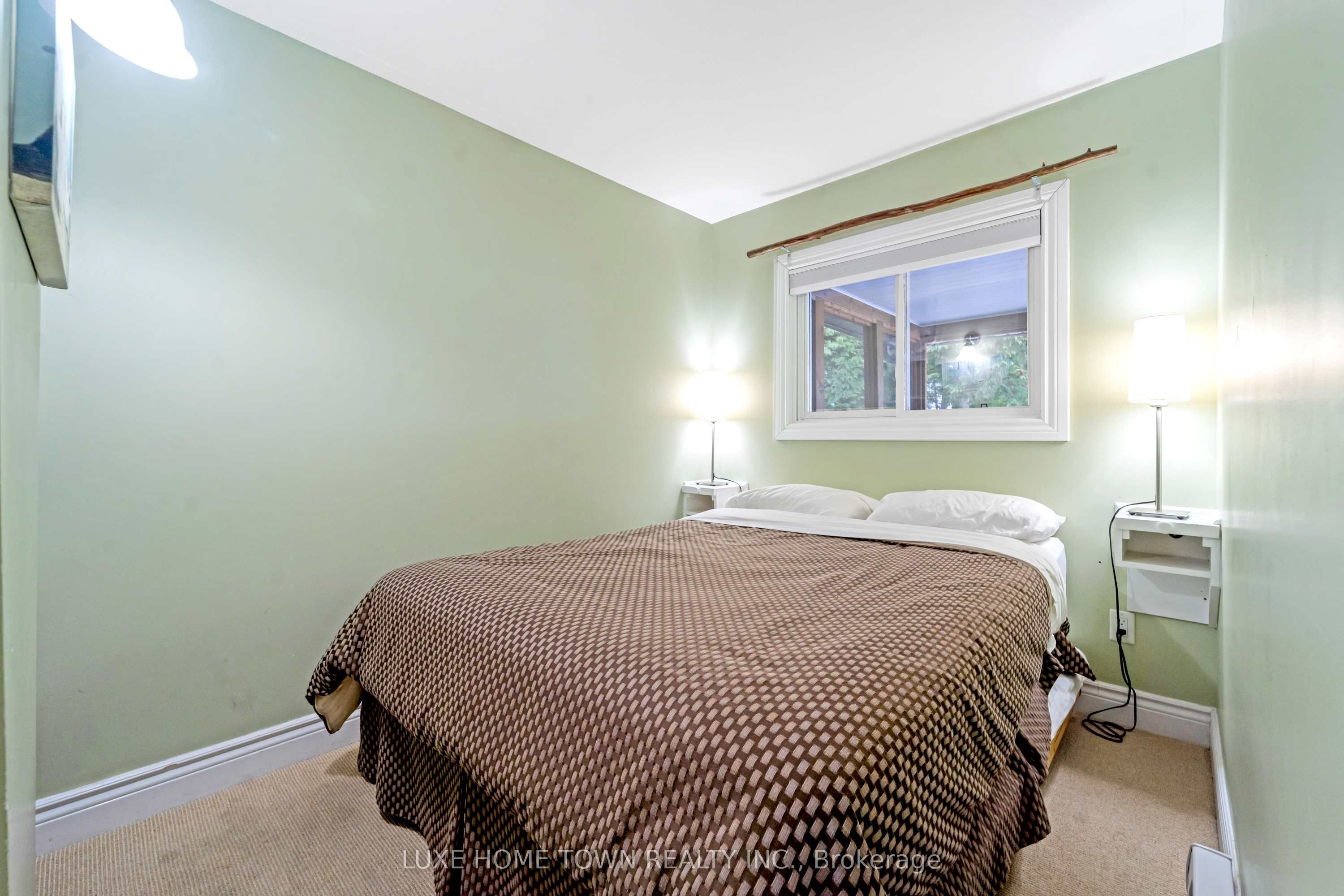 34 Green Cedar Drive N Property Photo 21