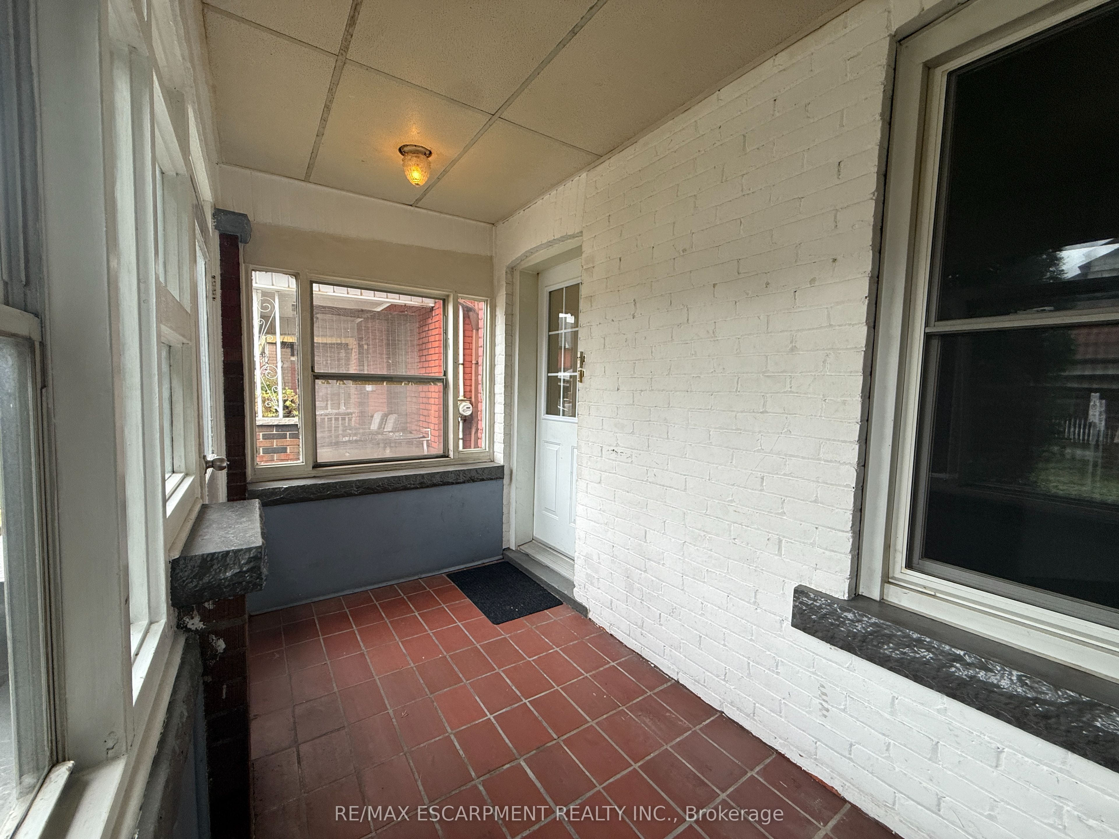 24 Somerset Avenue Property Photo 4