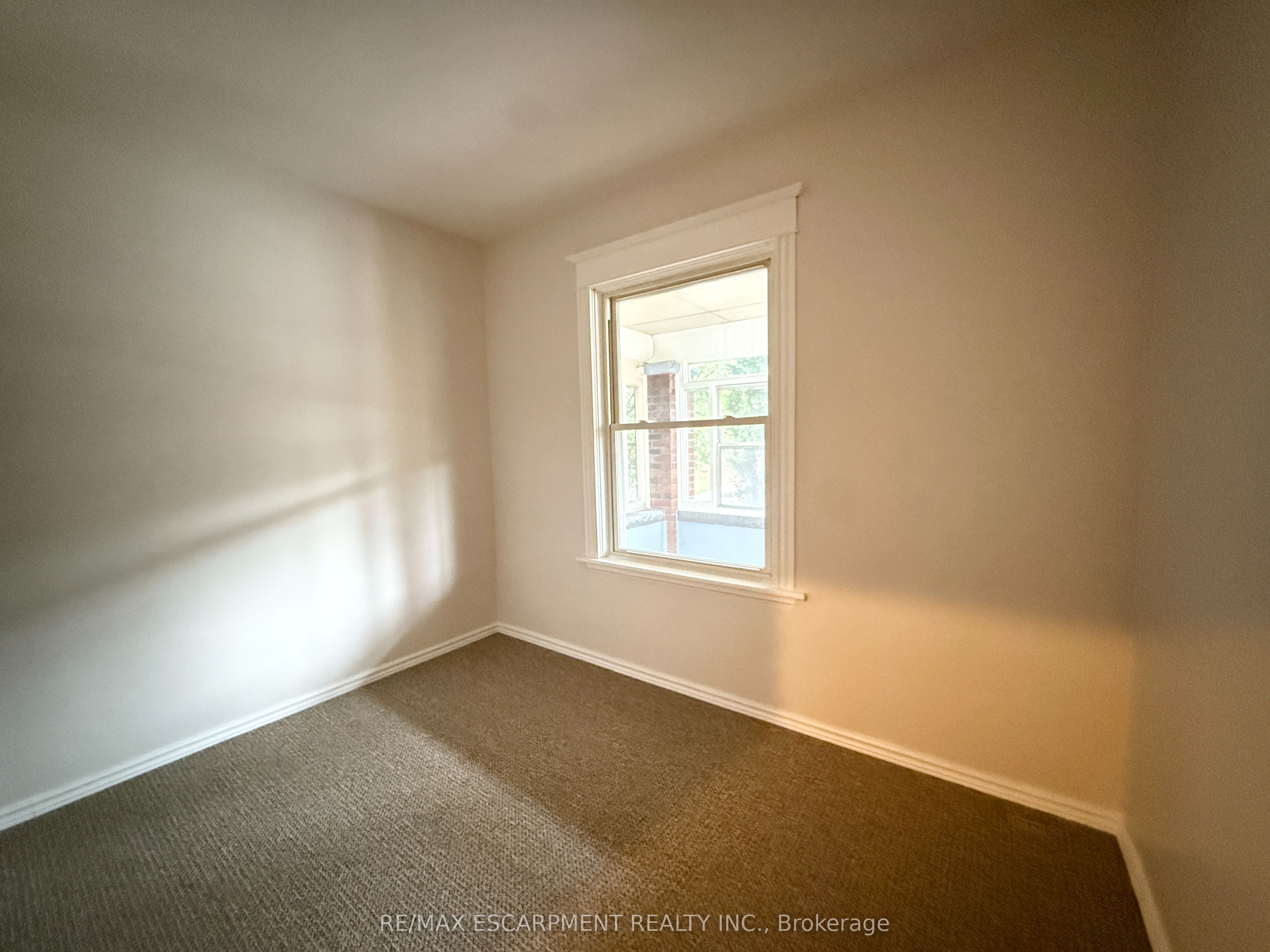 24 Somerset Avenue Property Photo 13