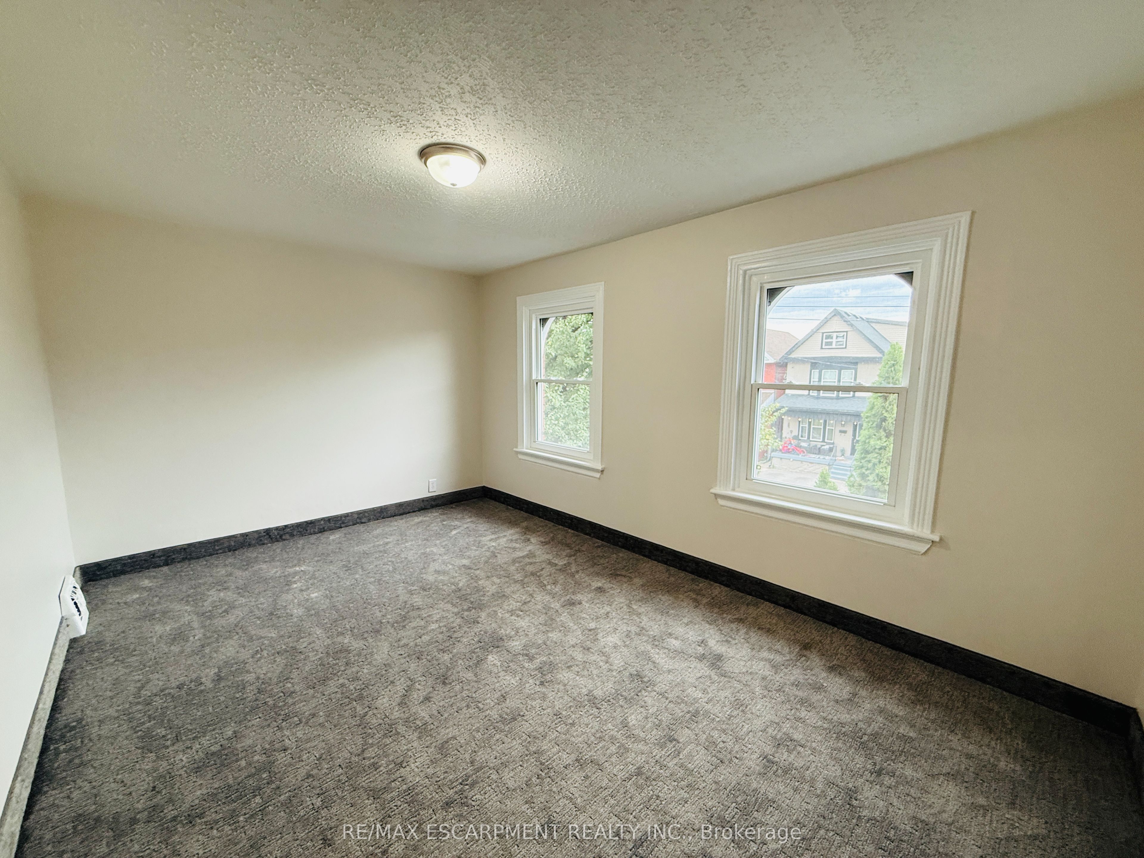 24 Somerset Avenue Property Photo 21