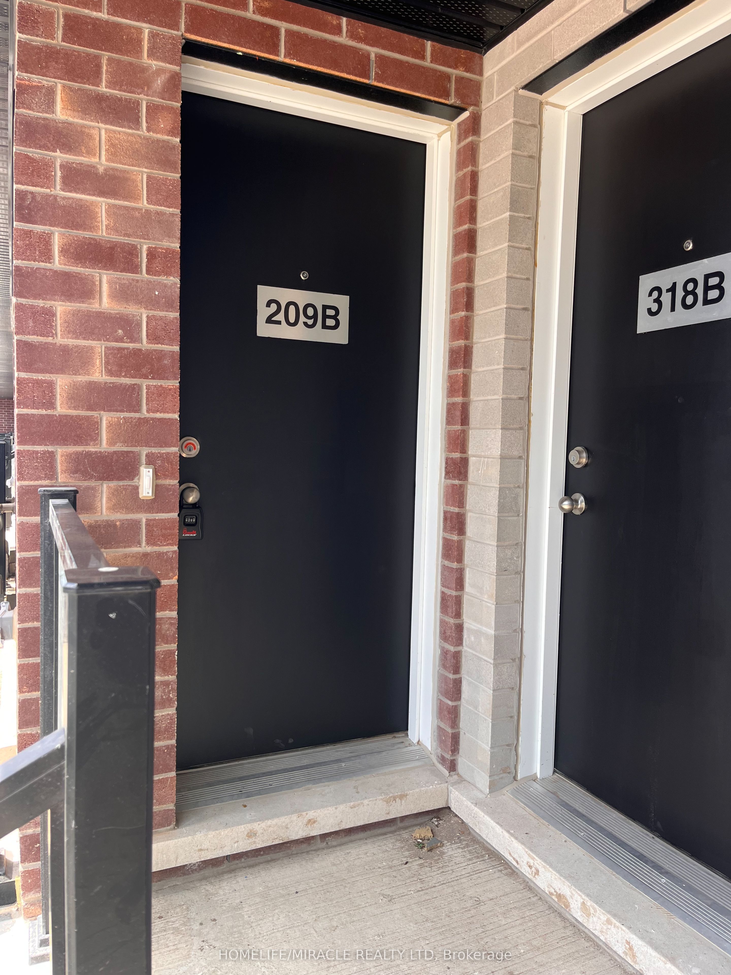 16 Melbourne Avenue 209b Property Photo 2