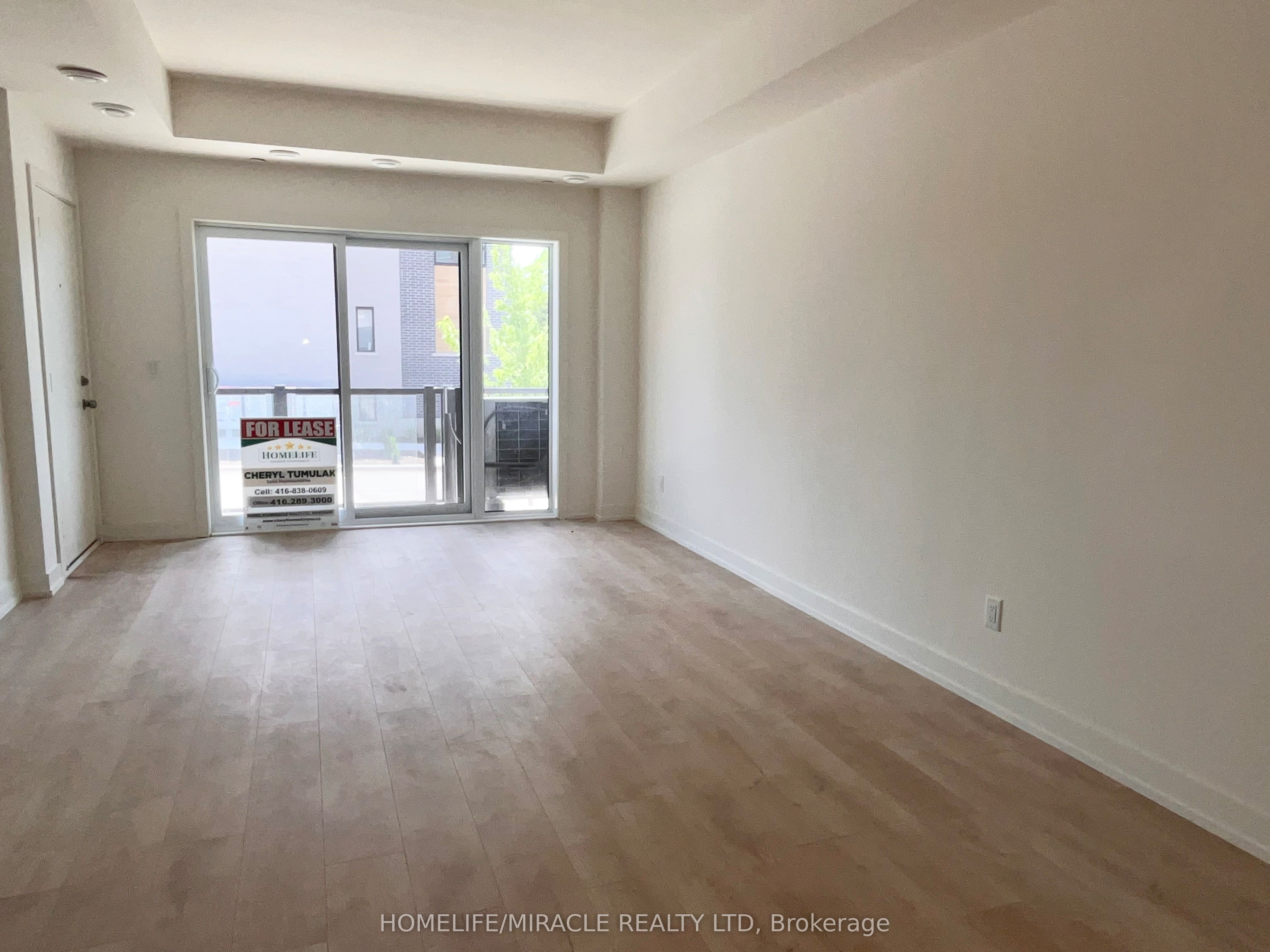 16 Melbourne Avenue 209b Property Photo 3