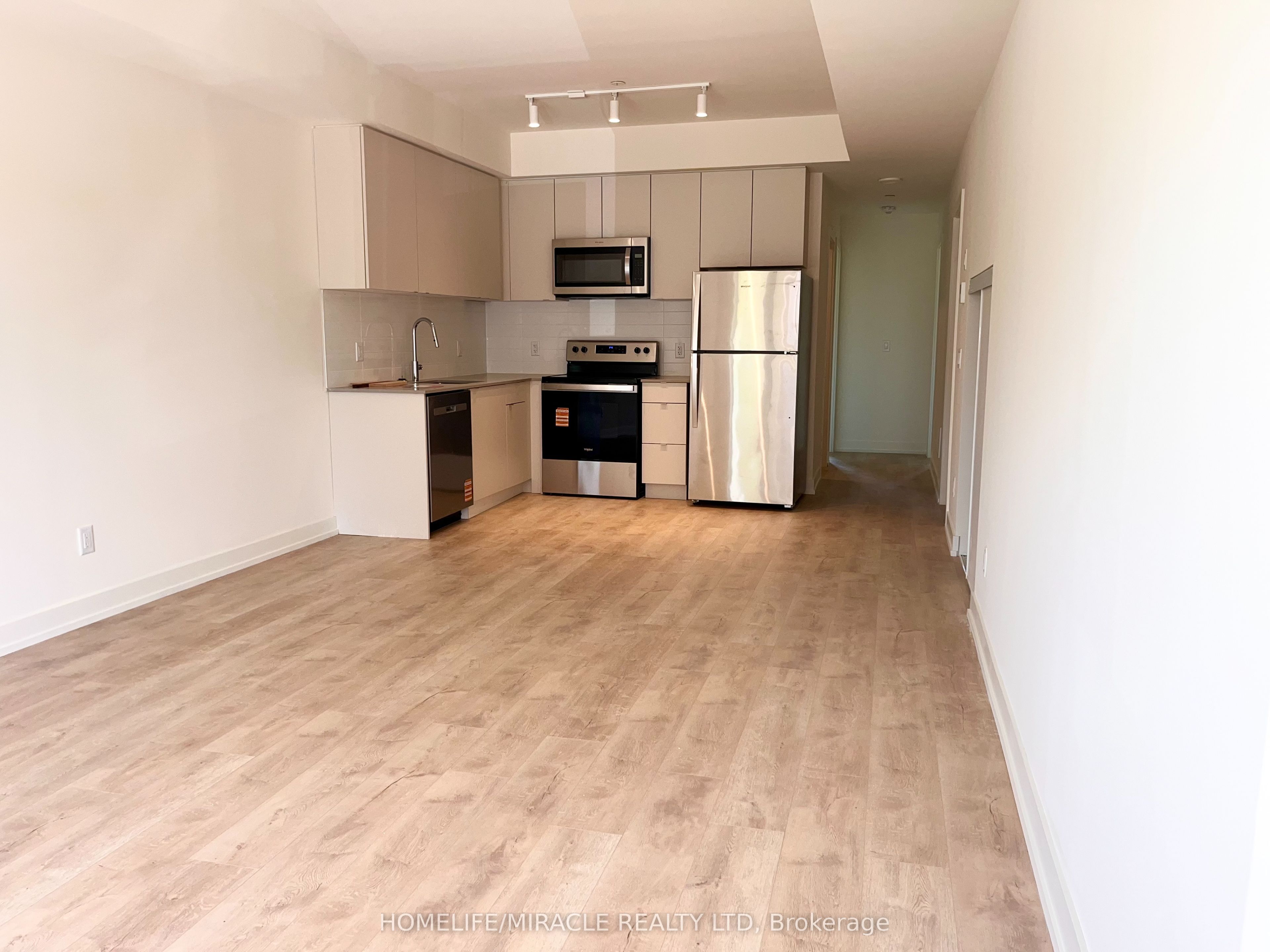16 Melbourne Avenue 209b Property Photo 5