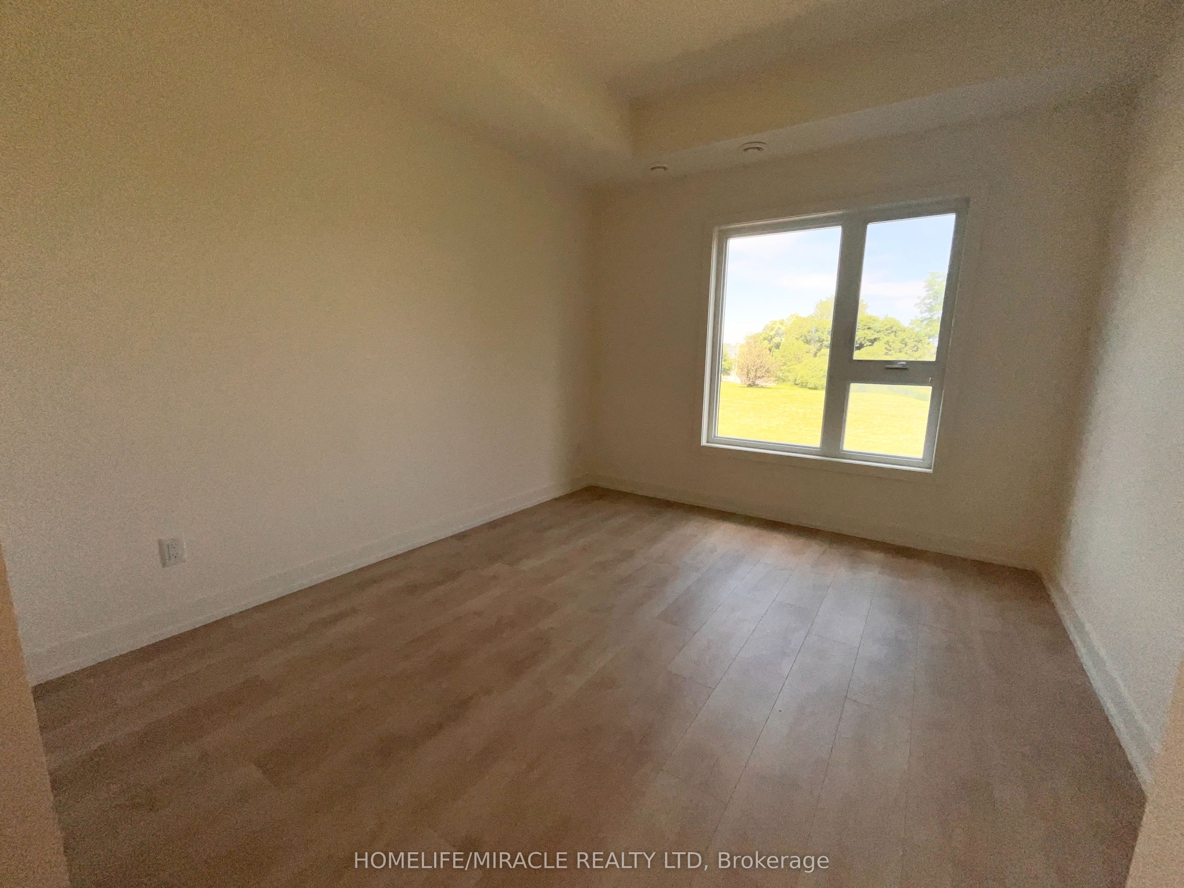 16 Melbourne Avenue 209b Property Photo 9