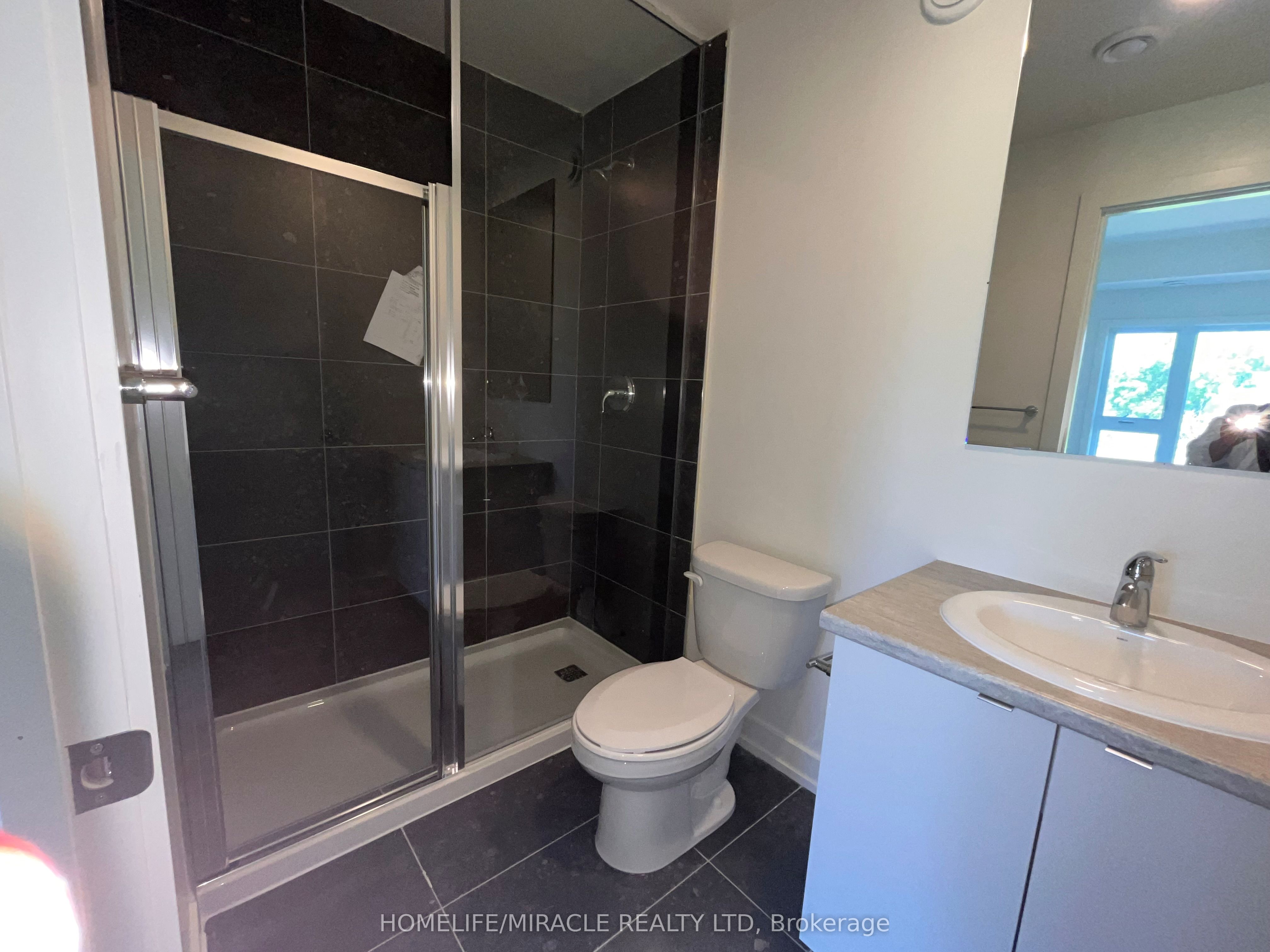 16 Melbourne Avenue 209b Property Photo 11