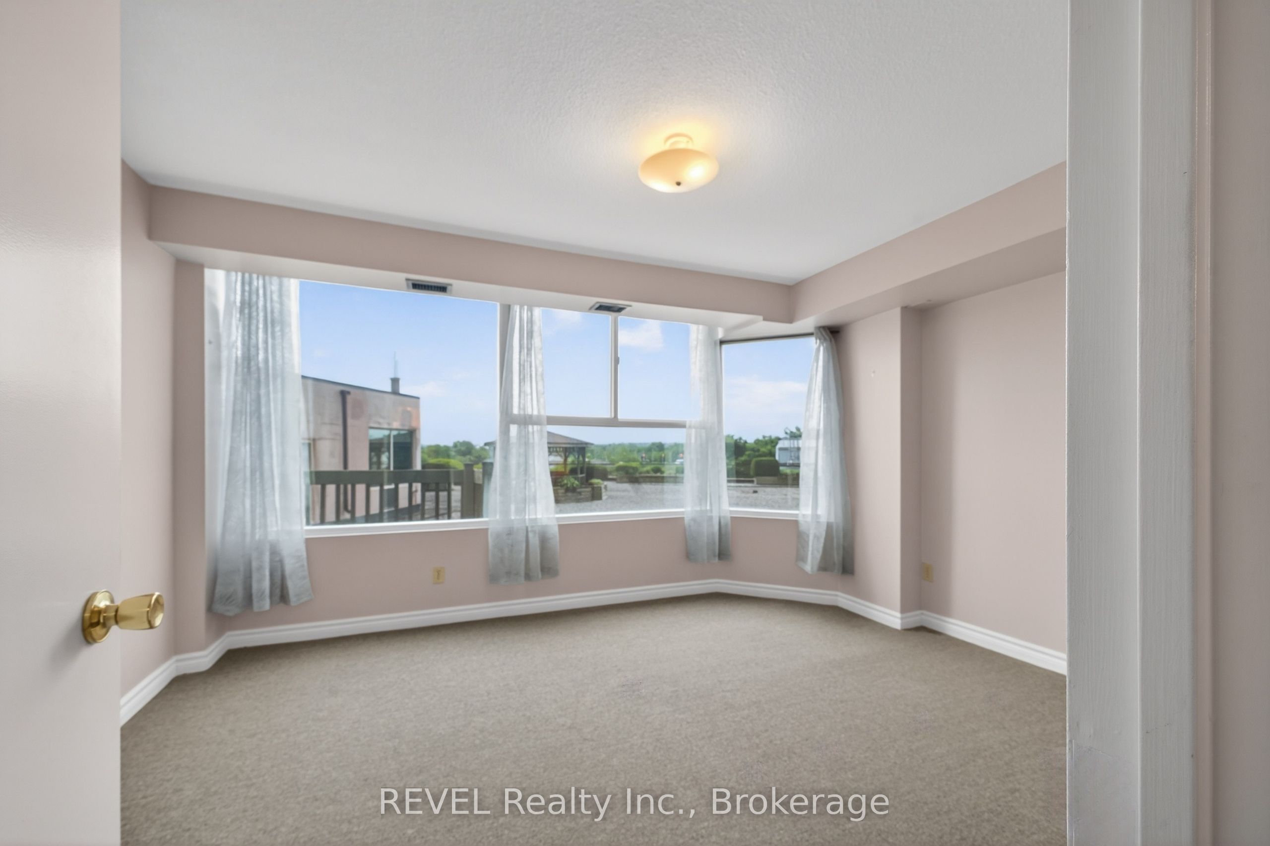 7 Gale Crescent 207 Property Photo 16