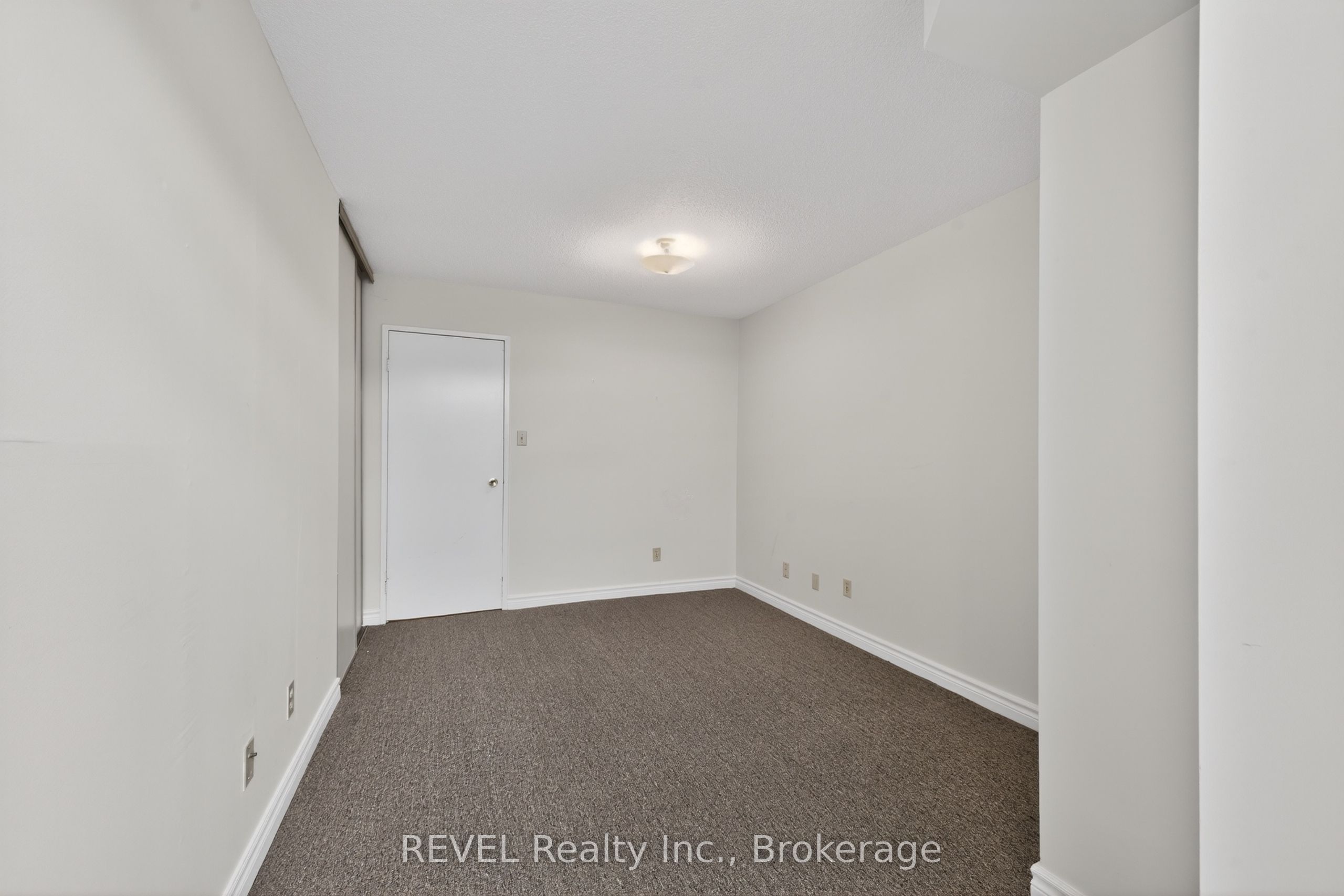 7 Gale Crescent 207 Property Photo 21