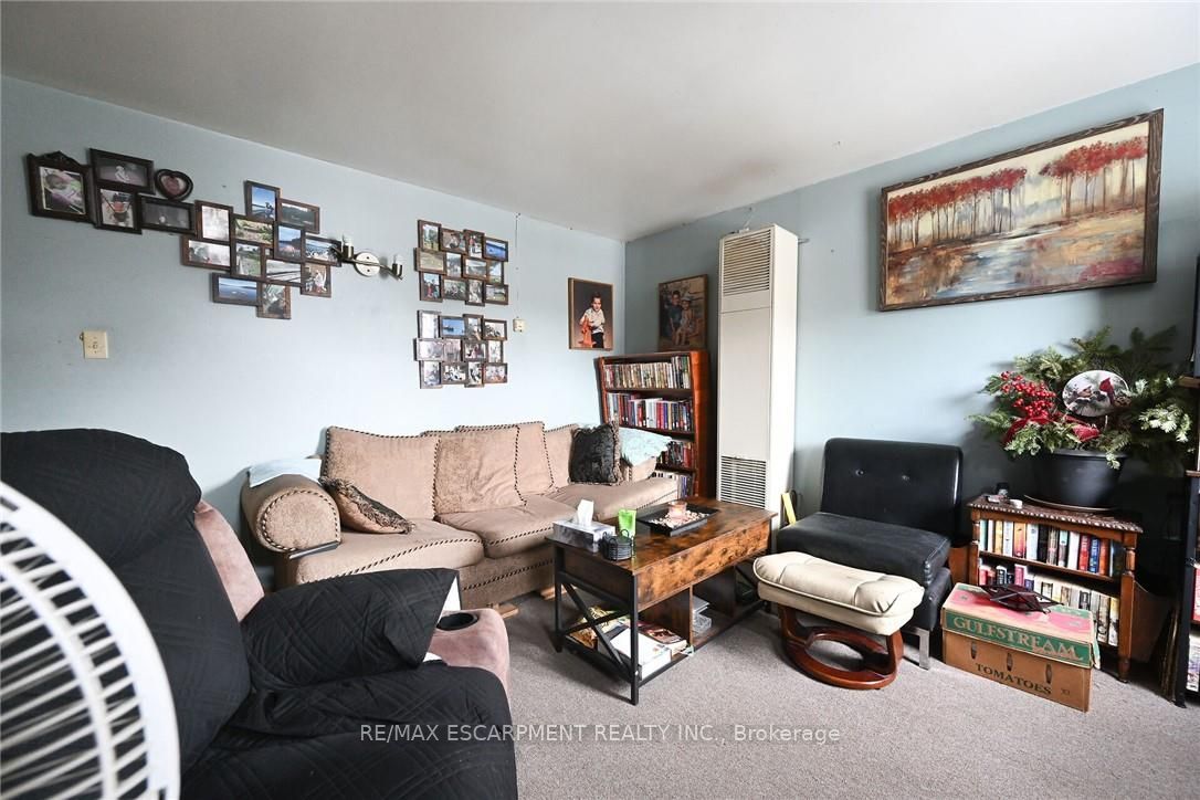 6 Howard Street Property Photo 14