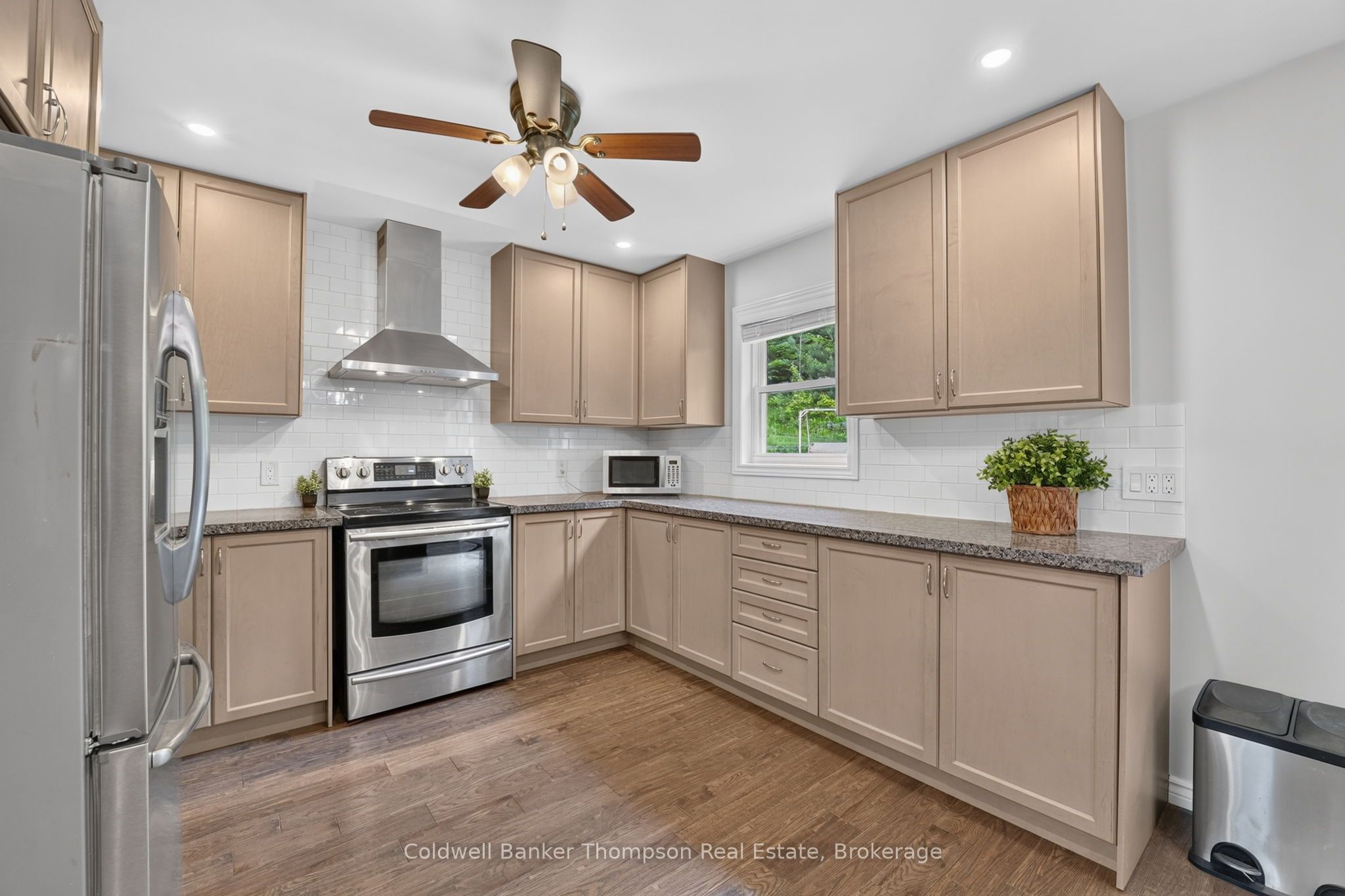 1864 Brunel Road Property Photo 10