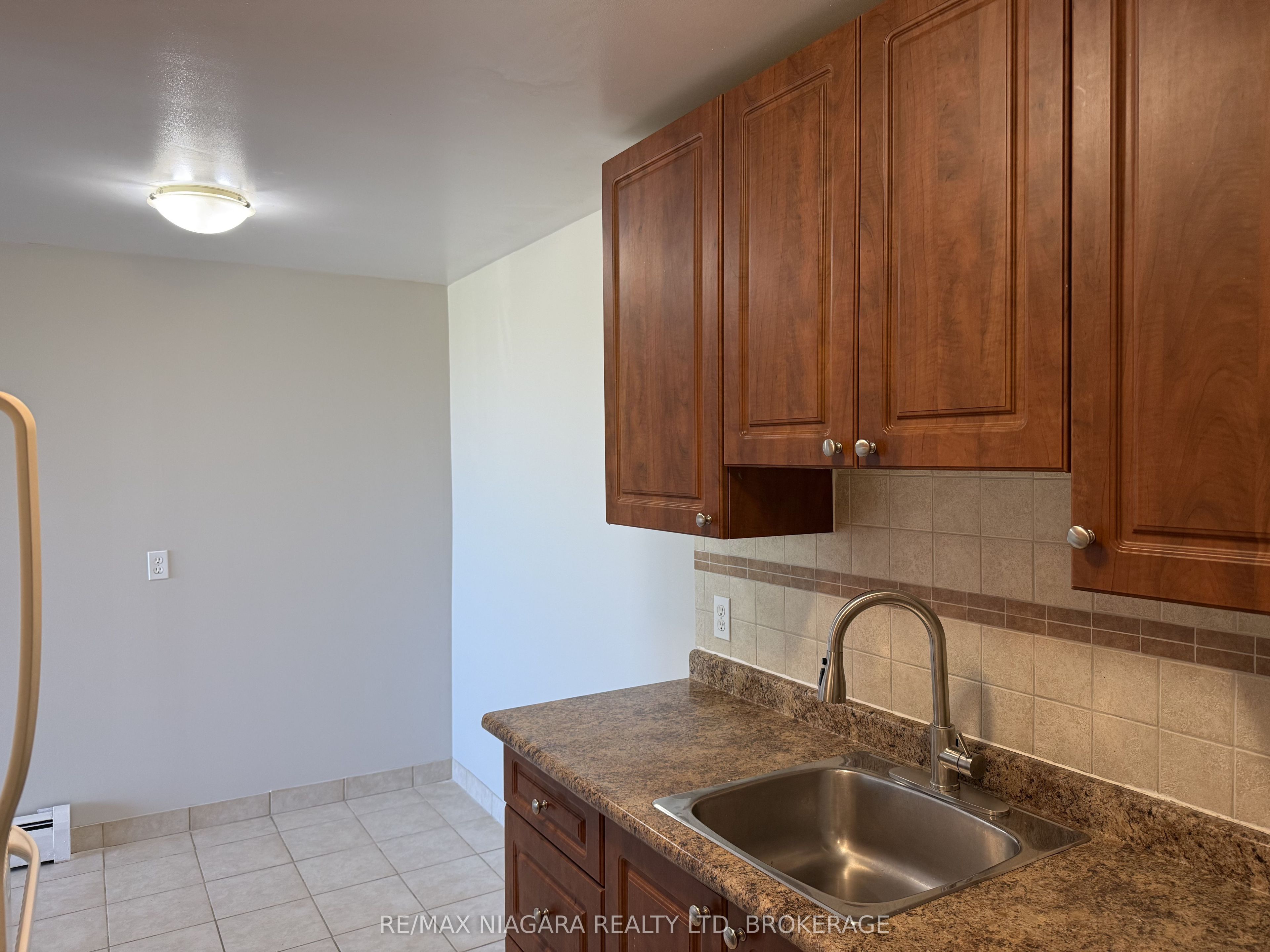 7 Riverview Boulevard 305 Property Photo 10