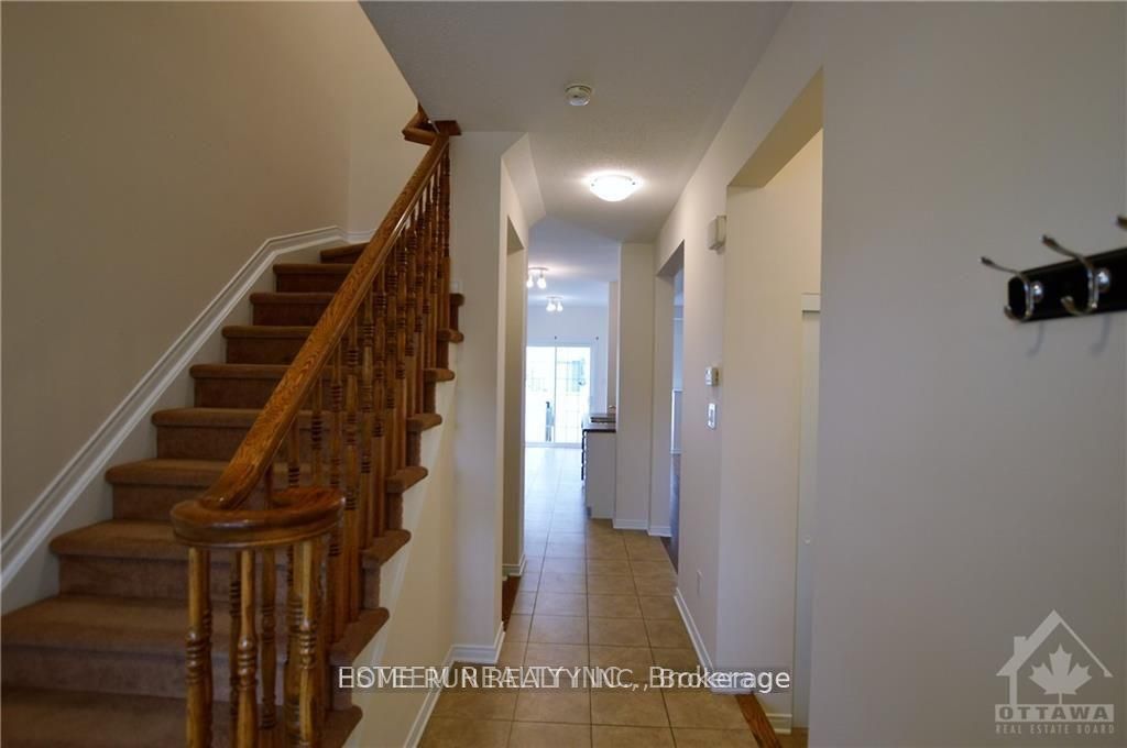 567 Ashbourne Crescent Property Photo 2