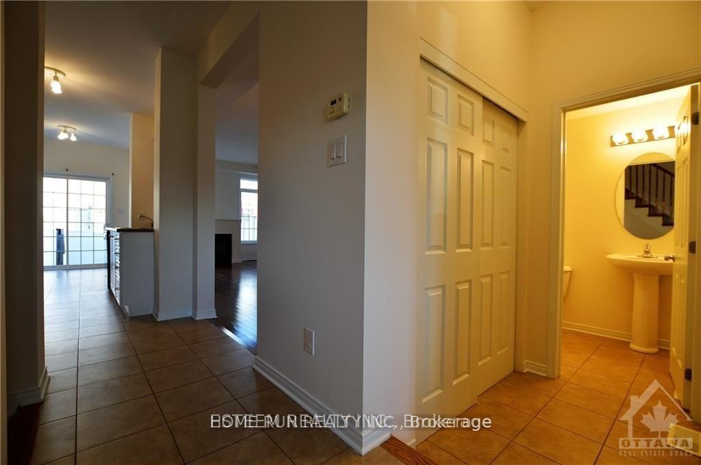 567 Ashbourne Crescent Property Photo 3