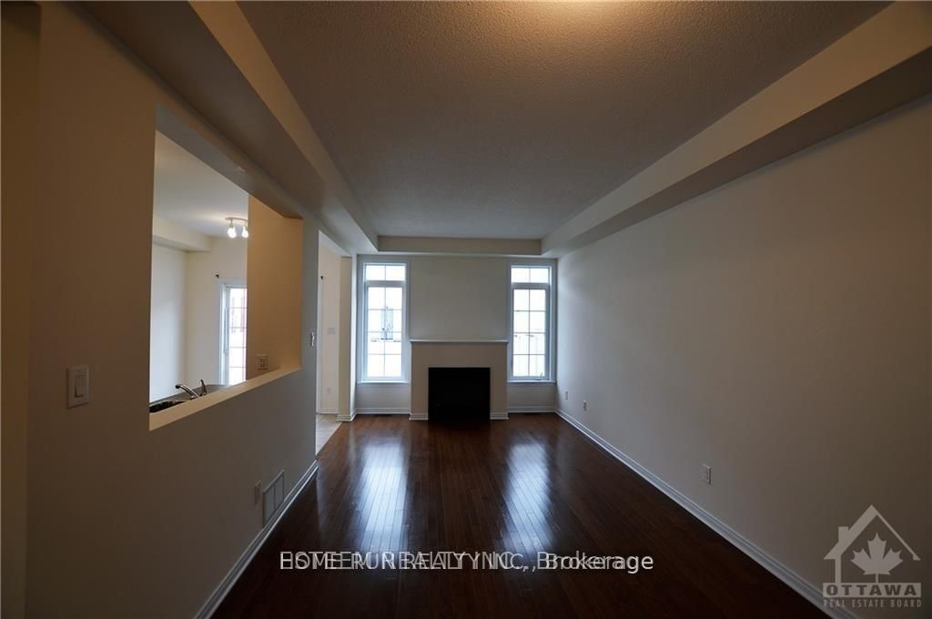 567 Ashbourne Crescent Property Photo 5