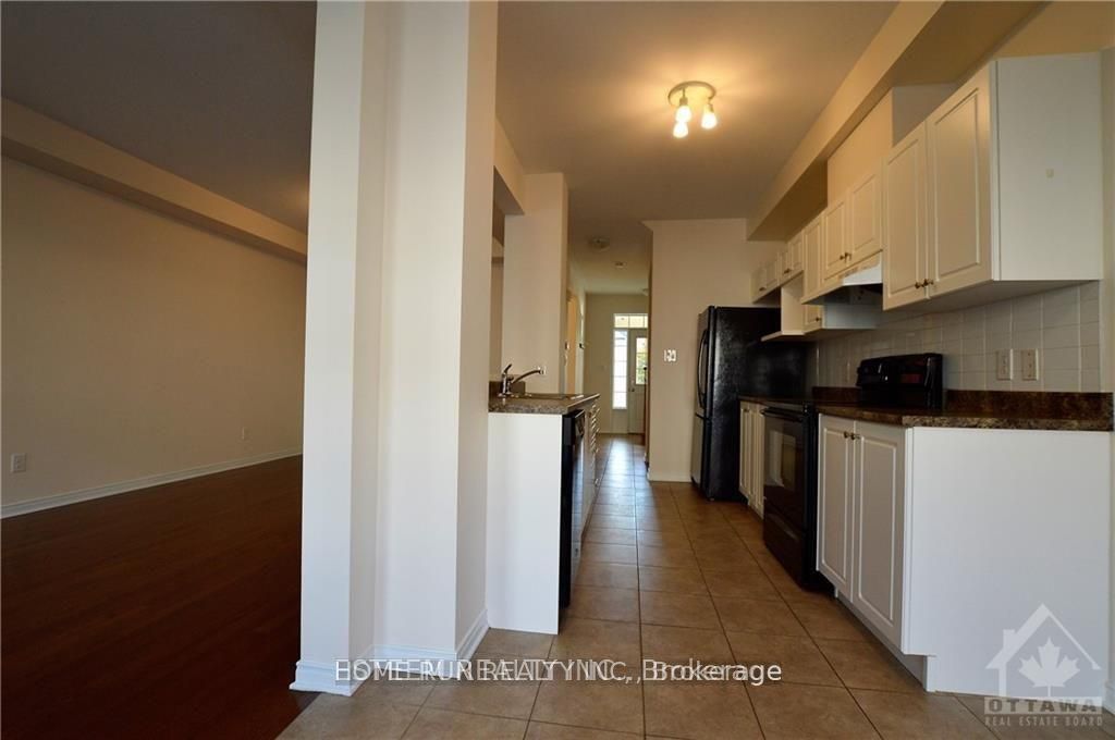 567 Ashbourne Crescent Property Photo 9