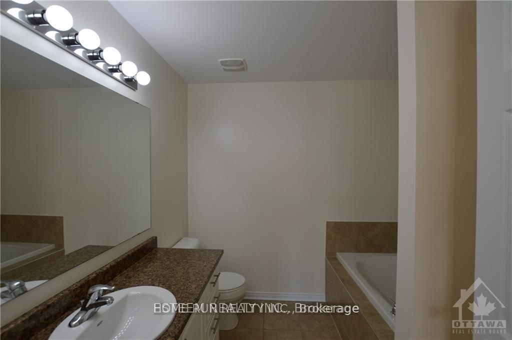 567 Ashbourne Crescent Property Photo 16