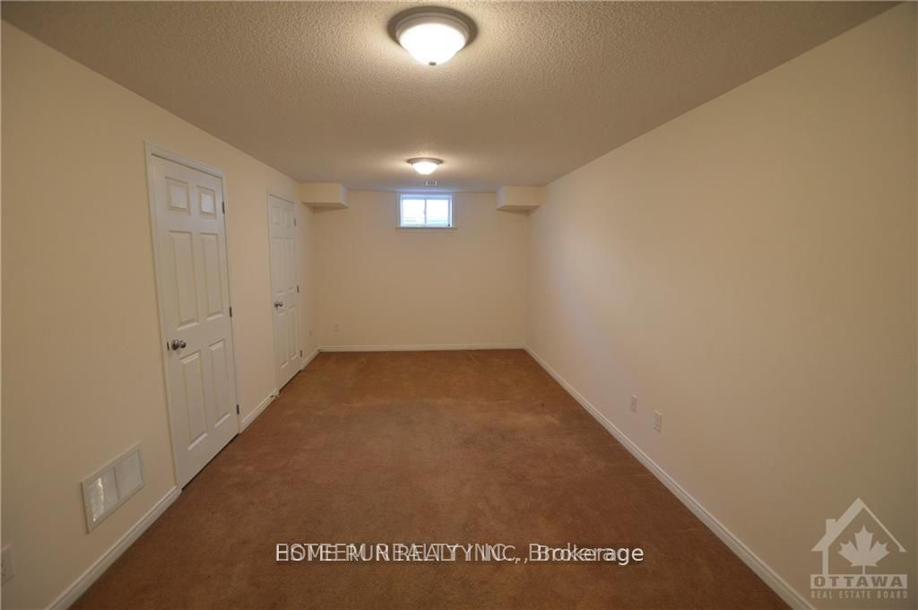 567 Ashbourne Crescent Property Photo 20