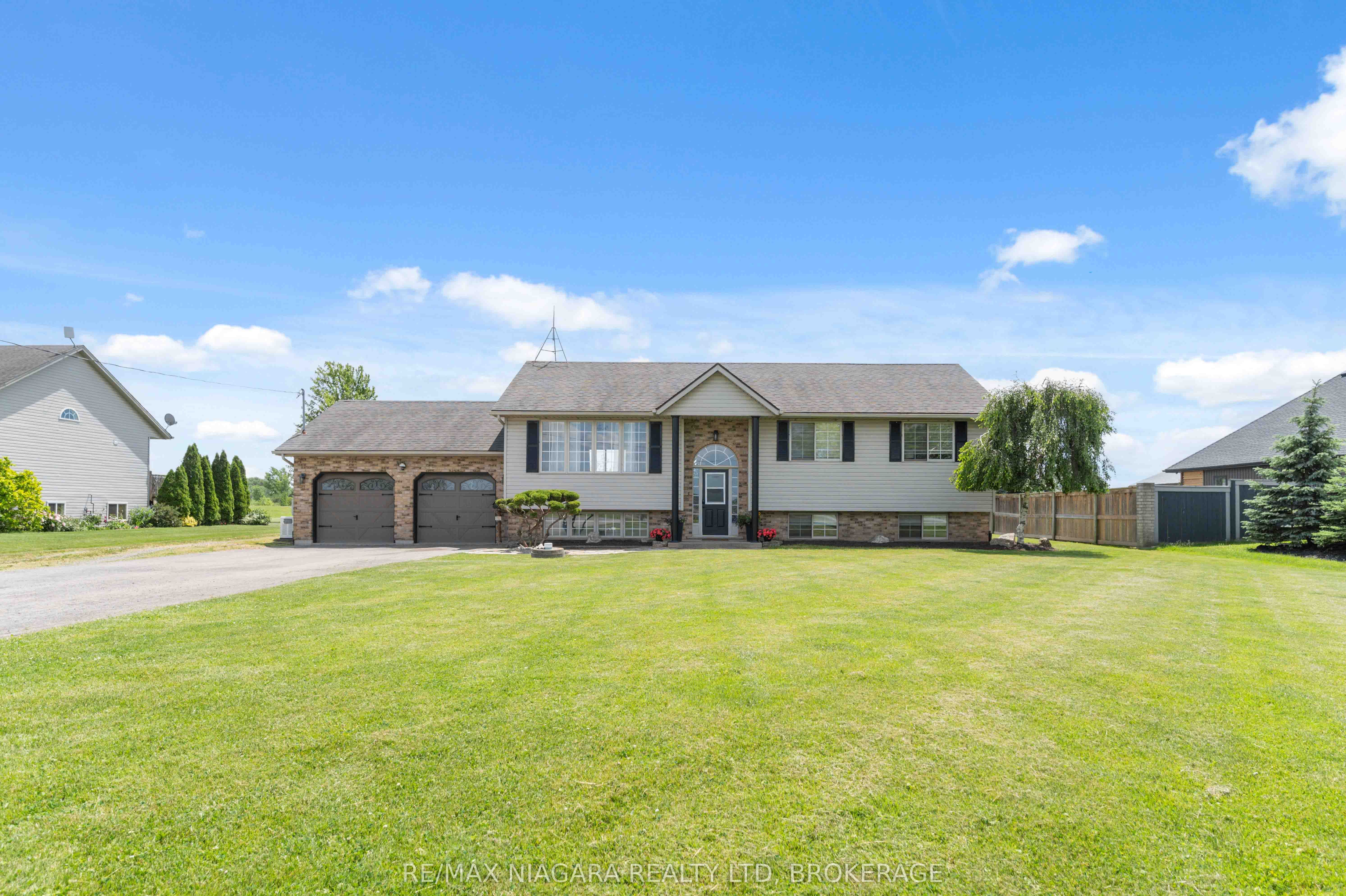 661 Carl Road Property Photo 1