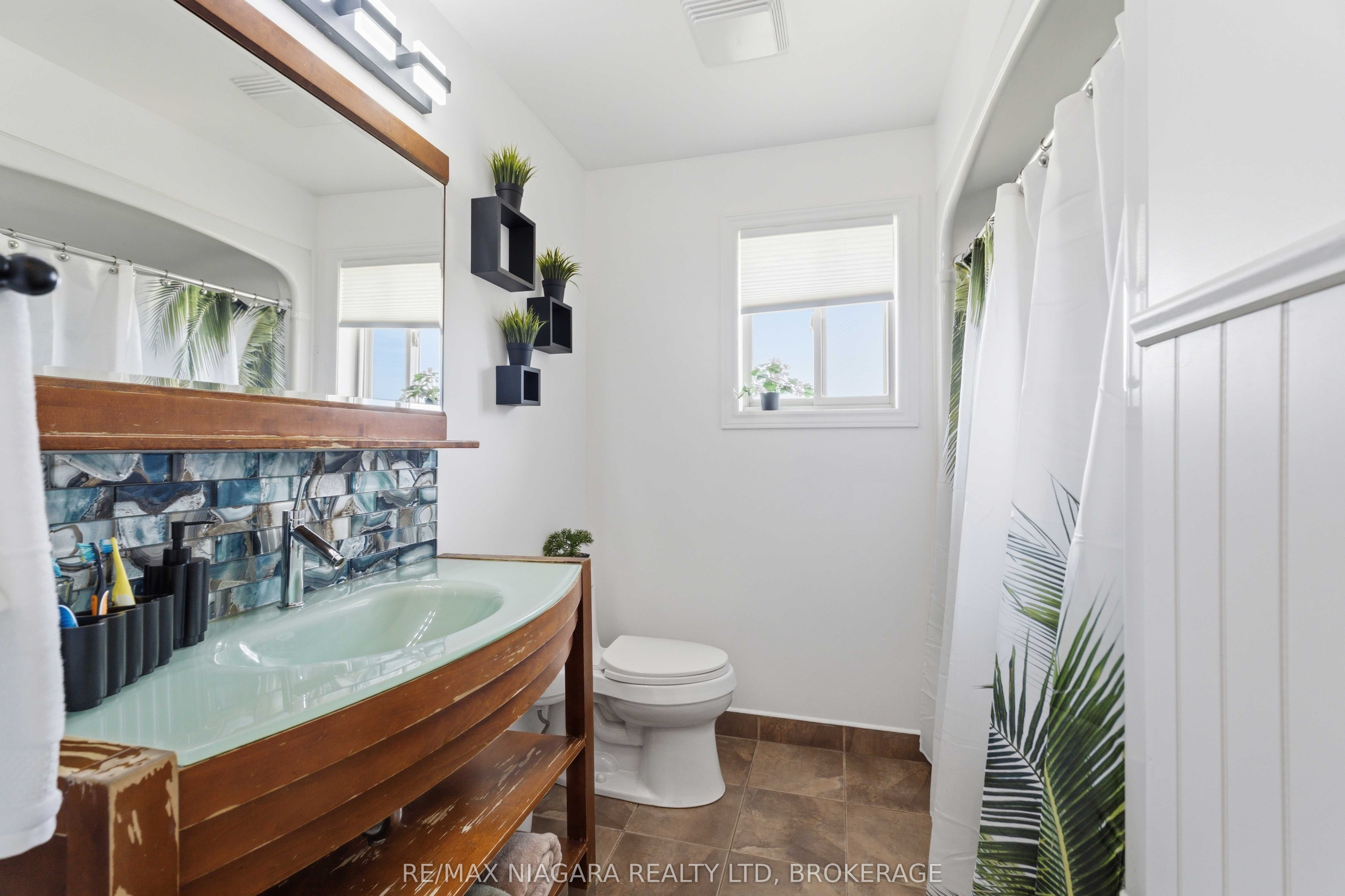 661 Carl Road Property Photo 11