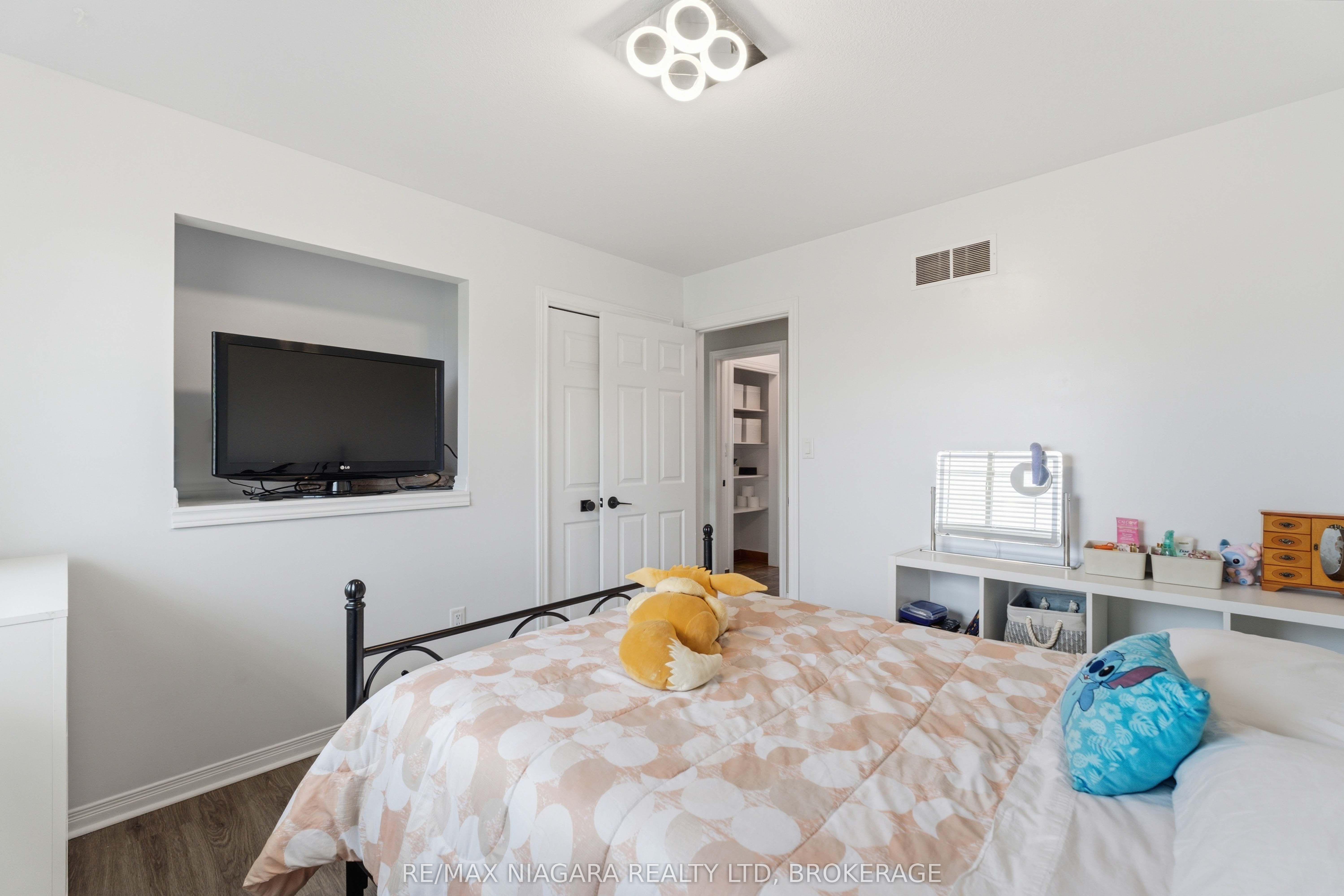 661 Carl Road Property Photo 16