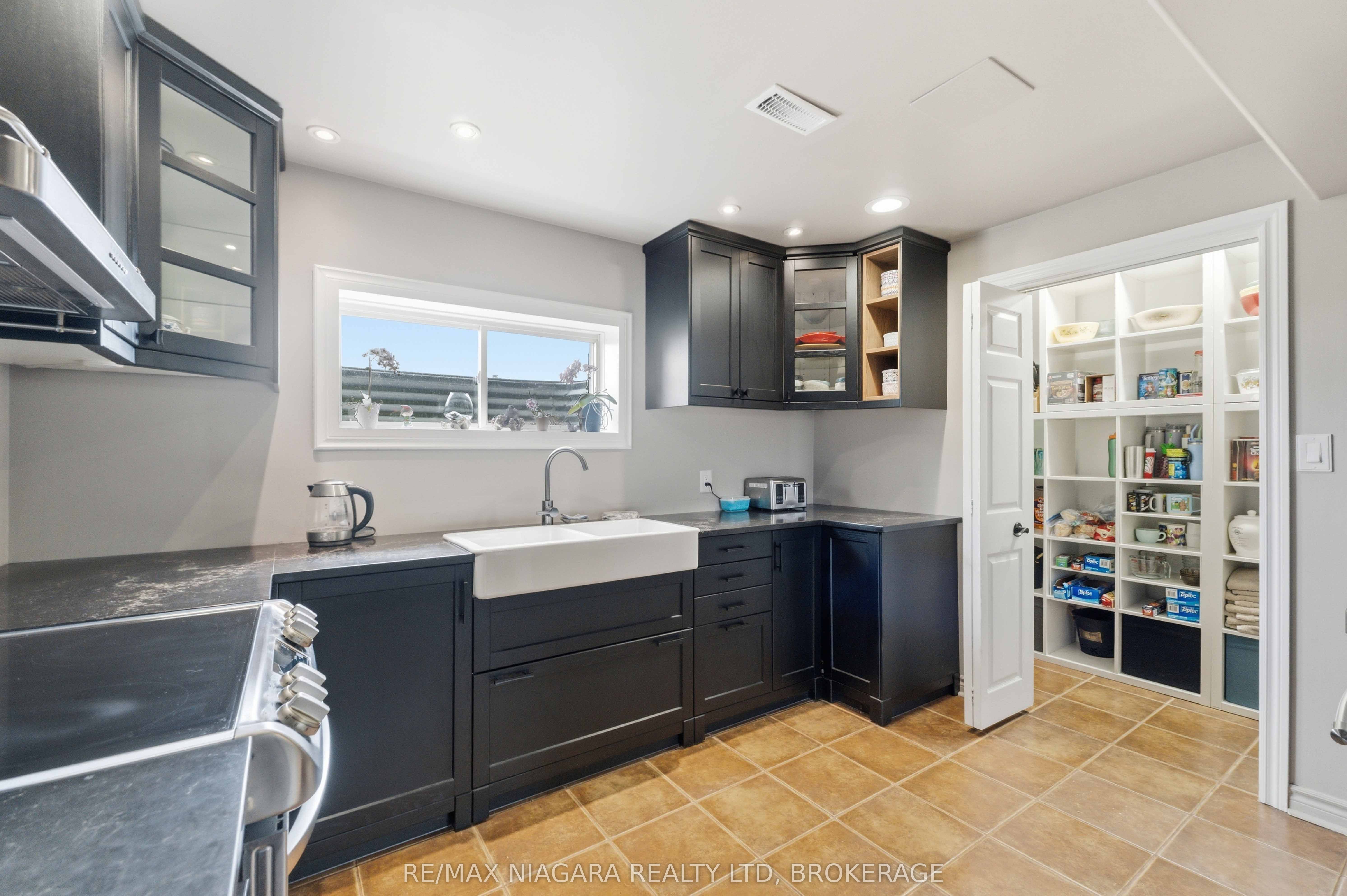 661 Carl Road Property Photo 23