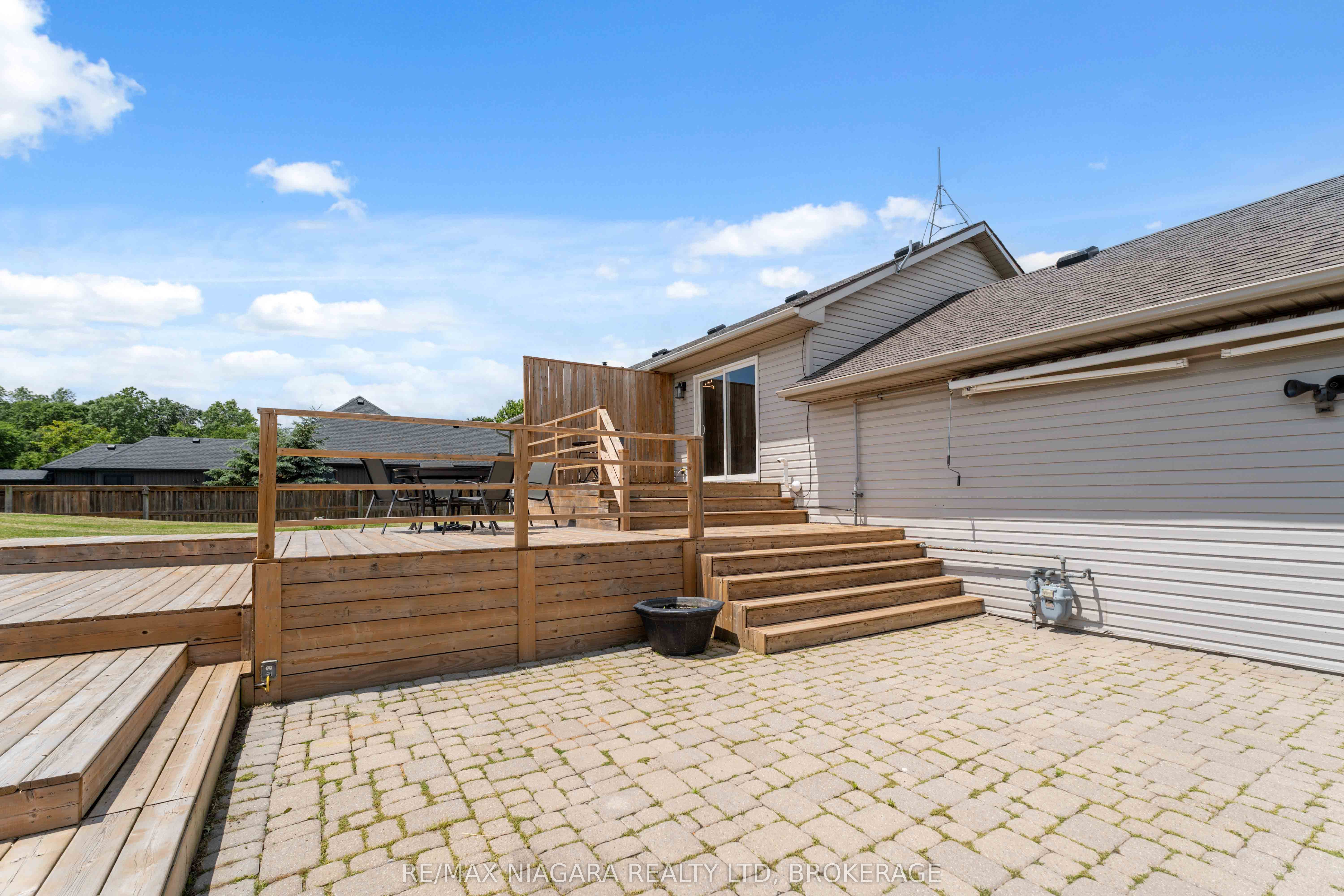 661 Carl Road Property Photo 32